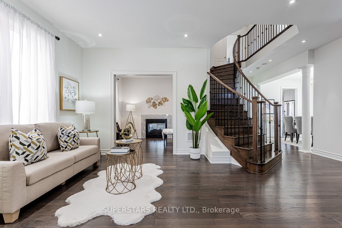 11 Empire Drive, Bradford West Gwillimbury, ON L3Z 4J1 photo 3
