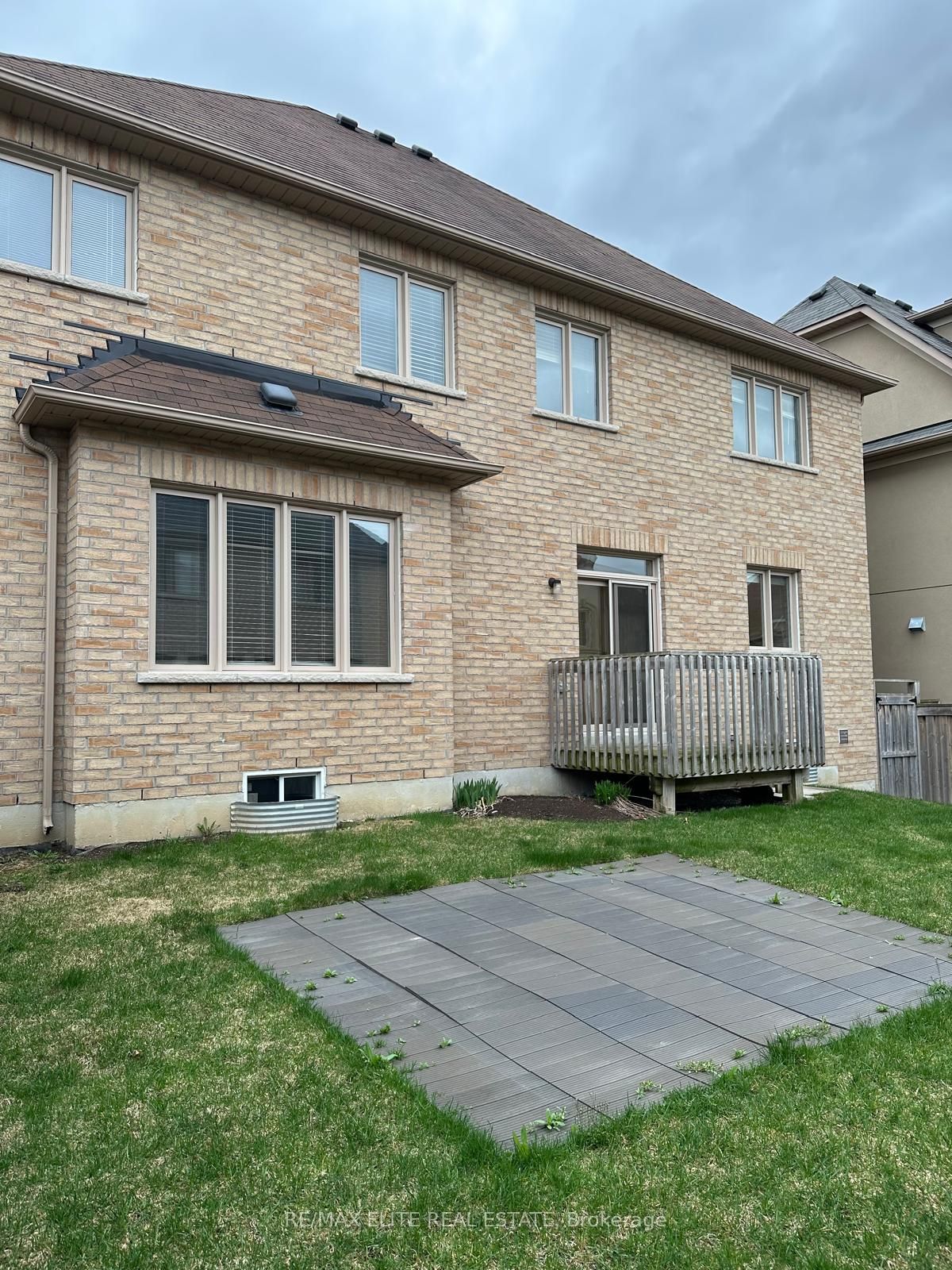 959 Ernest Cousins Circle, Newmarket, ON L3X 0B7 photo 3