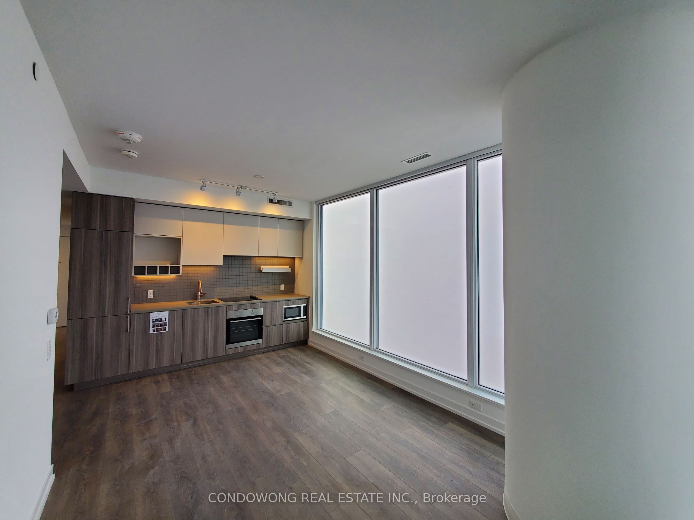 5 Buttermill Avenue 2610, Vaughan, ON L4K 0J5 photo 2
