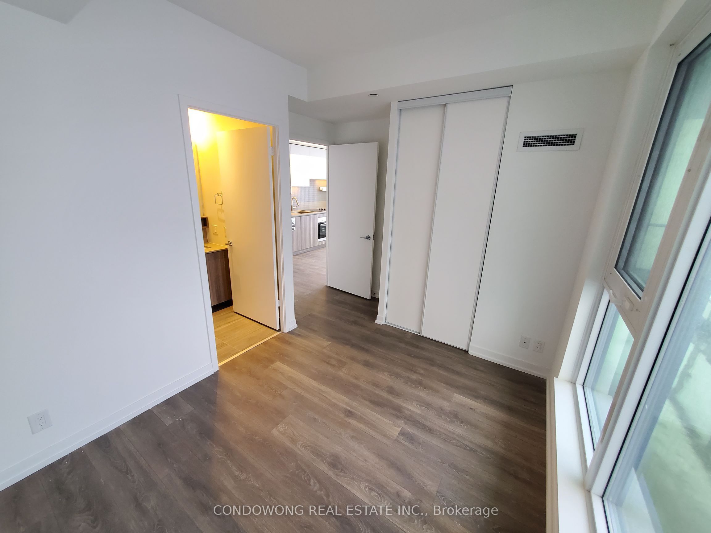 5 Buttermill Avenue 2610, Vaughan, ON L4K 0J5 photo 5