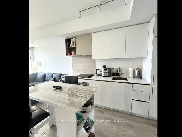 1000 Portage Parkway N 1915, Vaughan, ON L4K 0L1 photo 2