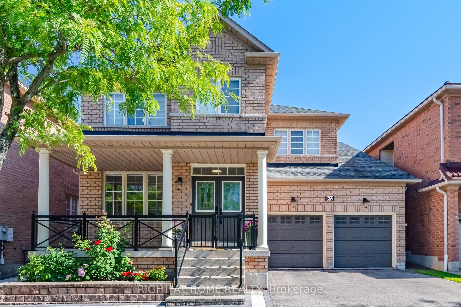 82 Starhill Crescent, Markham, ON L6C 3A2