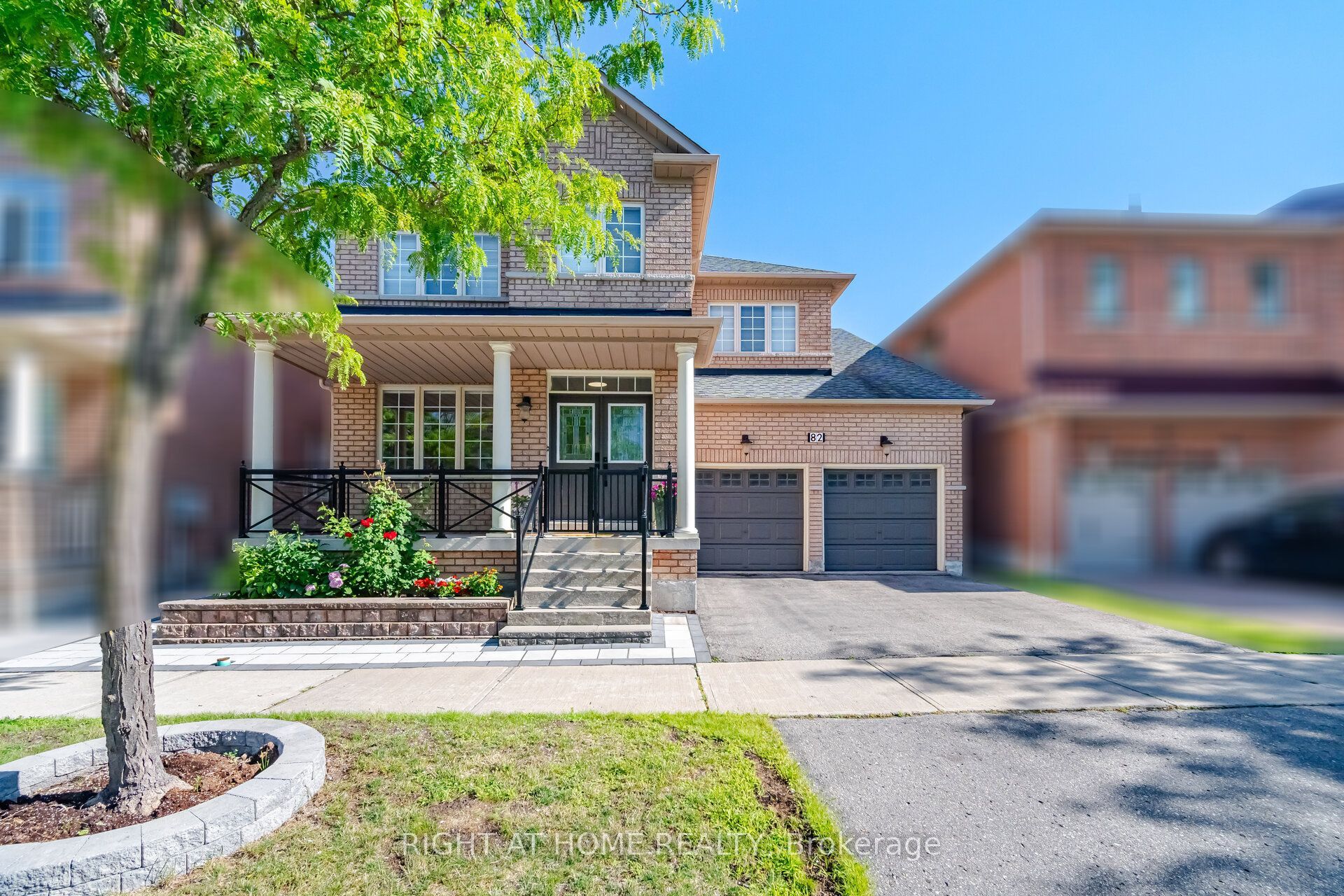 82 Starhill Crescent, Markham, ON L6C 3A2 photo 2
