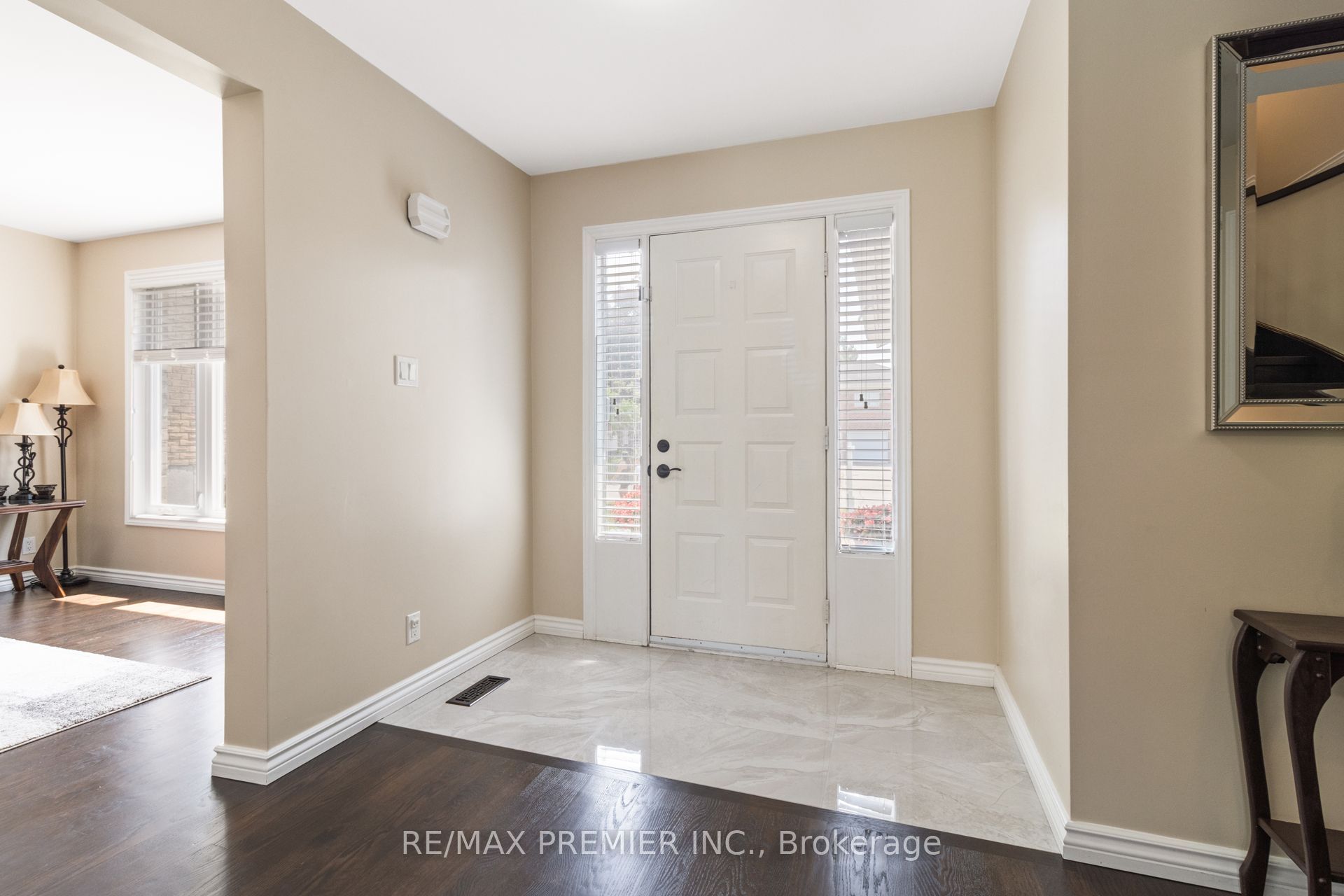 426 Maple Grove Avenue, Bradford West Gwillimbury, ON L3Z 2V4 photo 3