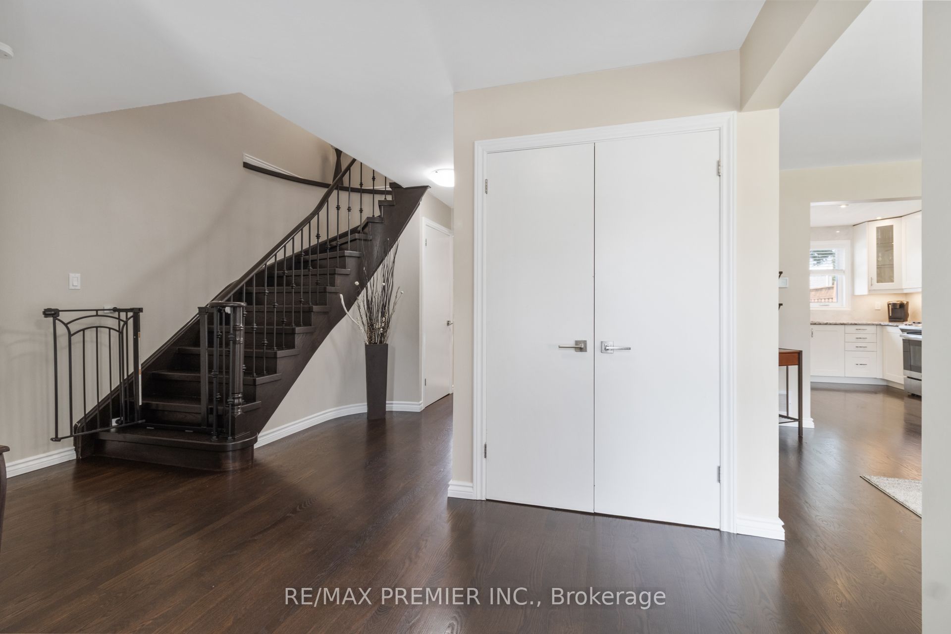426 Maple Grove Avenue, Bradford West Gwillimbury, ON L3Z 2V4 photo 4