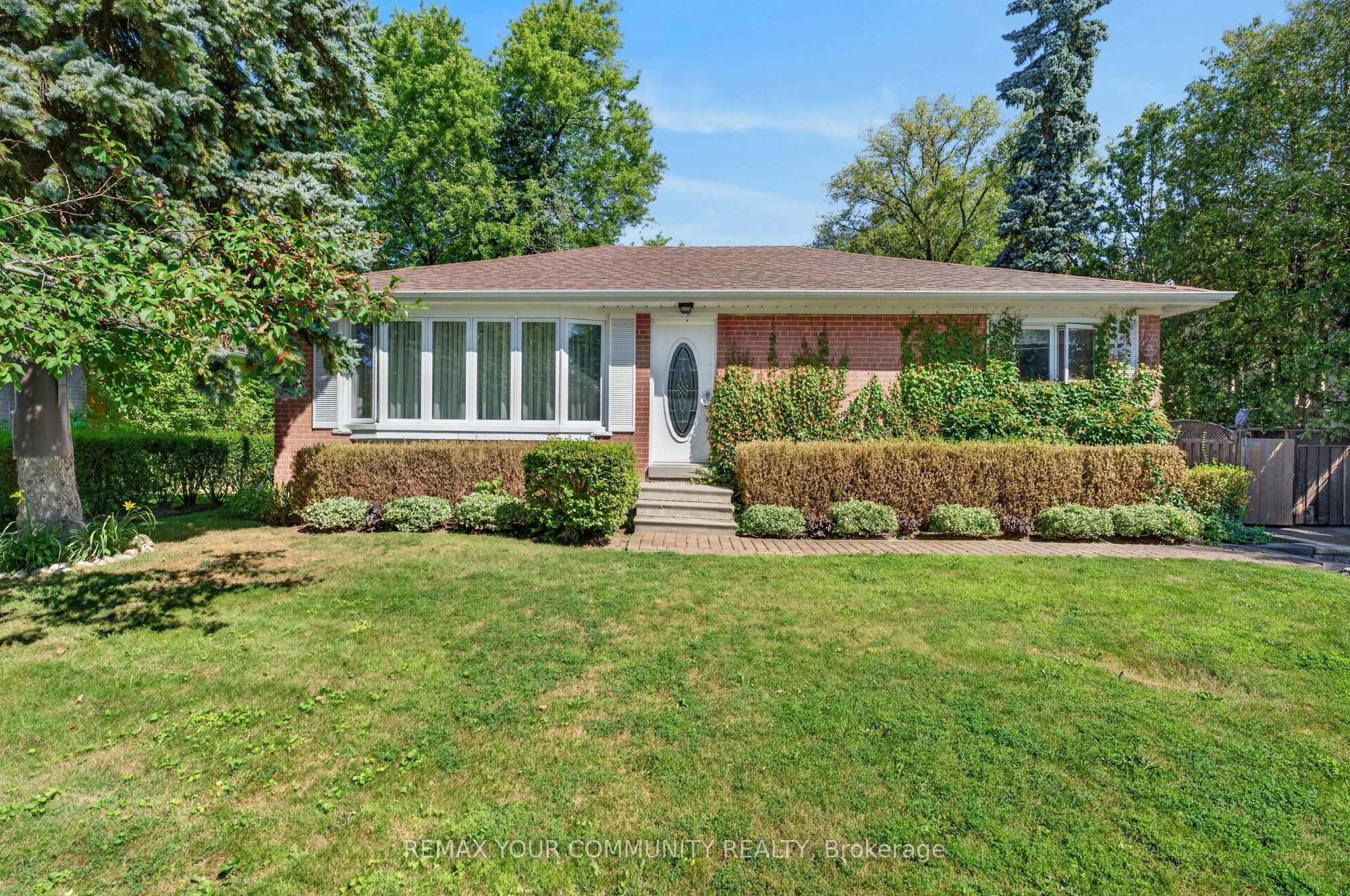 154 Hollingsworth Drive, King, ON L7B 1G8
