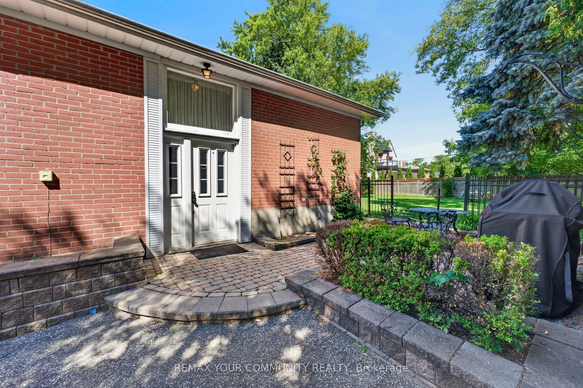 154 Hollingsworth Drive, King, ON L7B 1G8 photo 5