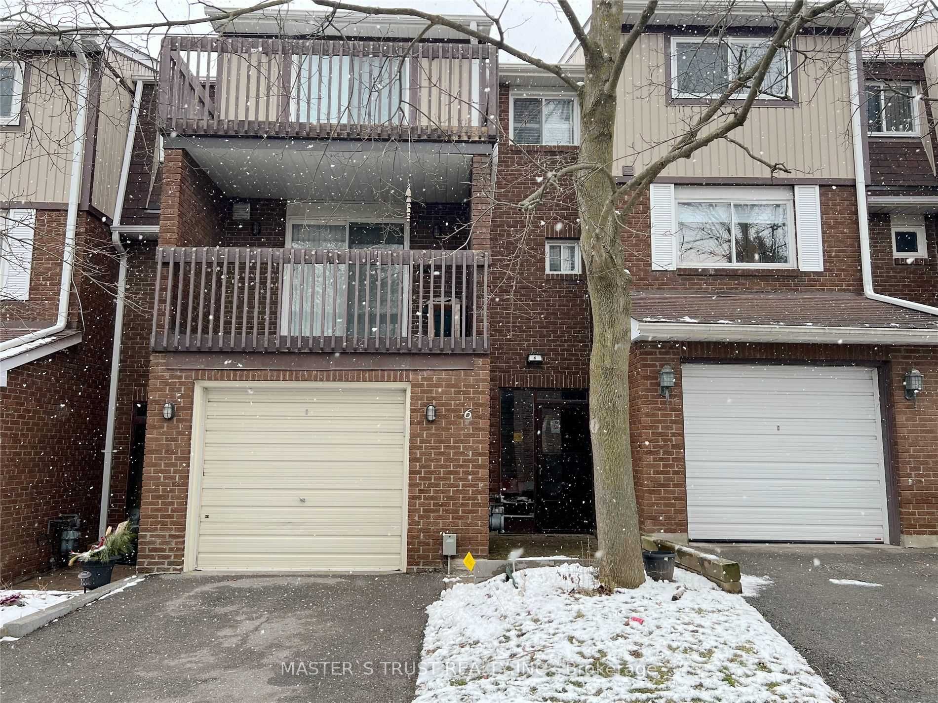 6 Dunkeld Way, Markham, ON L3T 4Y9