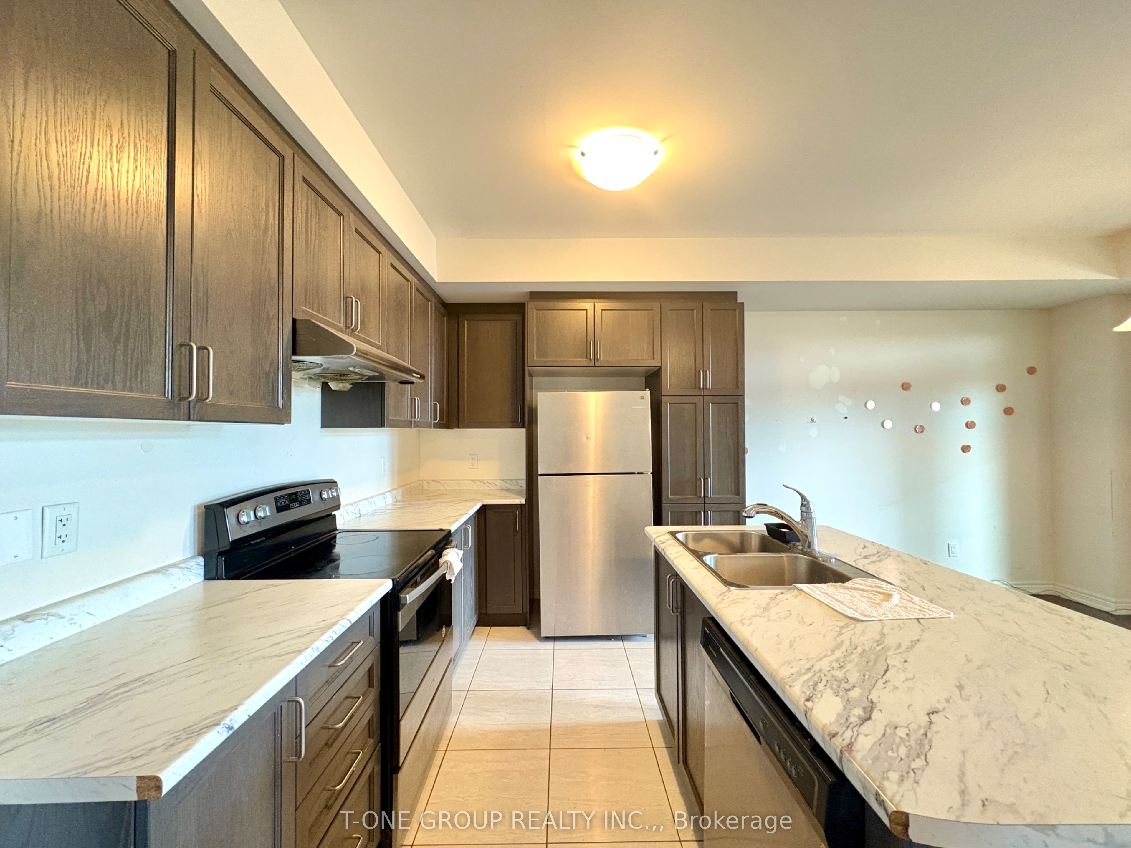 107 Luzon Avenue B, Markham, ON L6B 0M8 photo 2