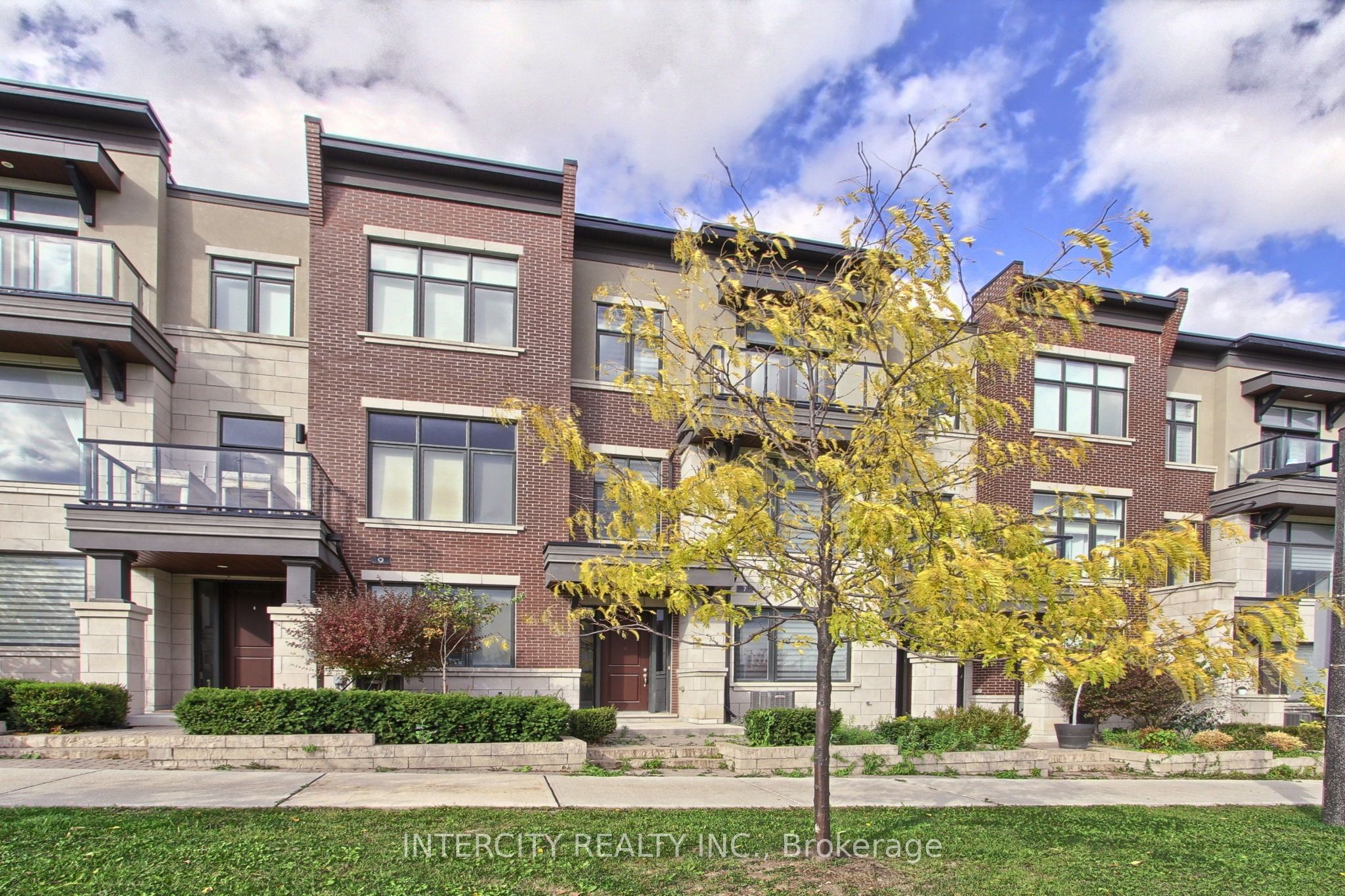 7 Adaskin Drive, Vaughan, ON L6A 4Z8 photo 3