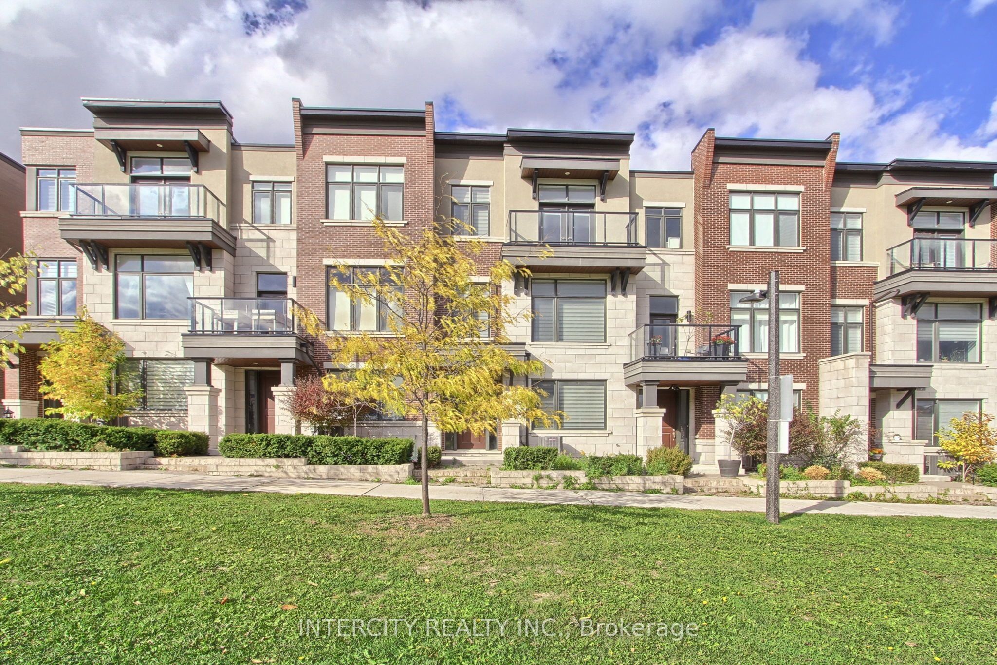 7 Adaskin Drive, Vaughan, ON L6A 4Z8 photo 4
