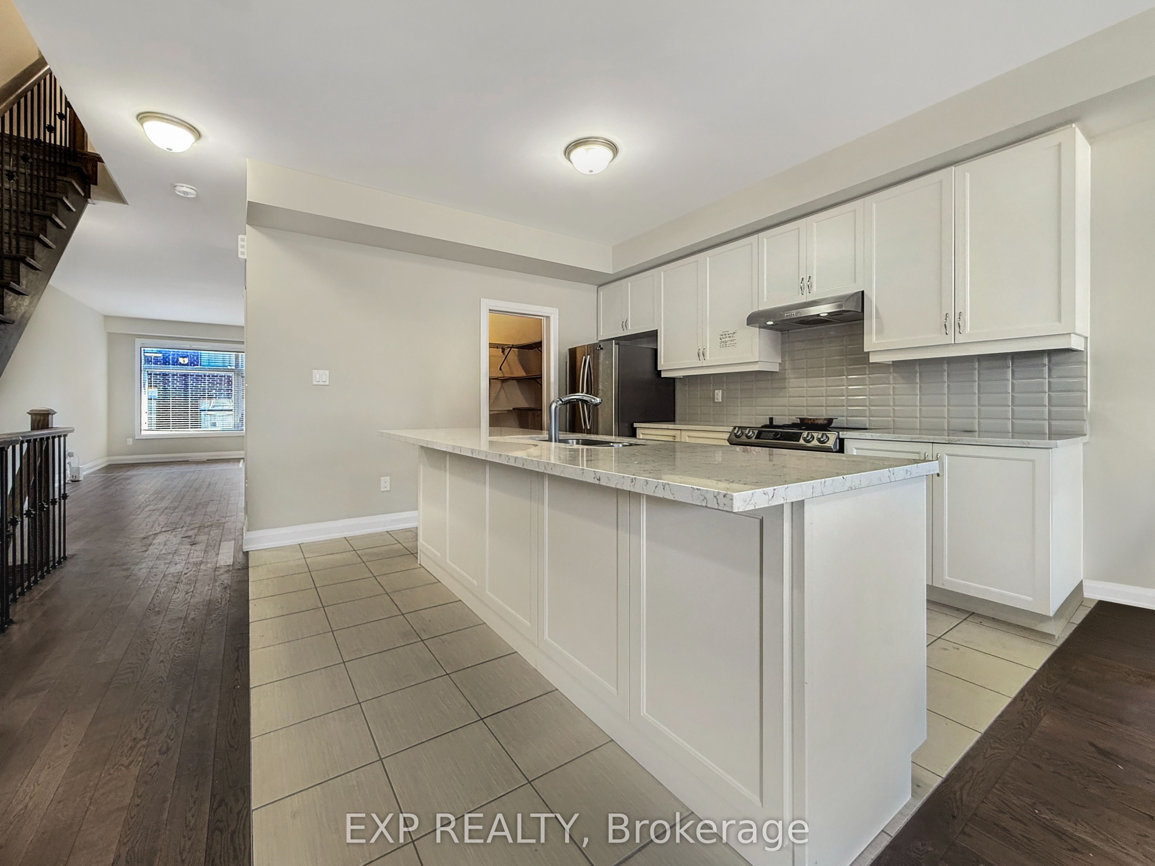 923 Isaac Phillips Way, Aurora, ON L3X 2Y8