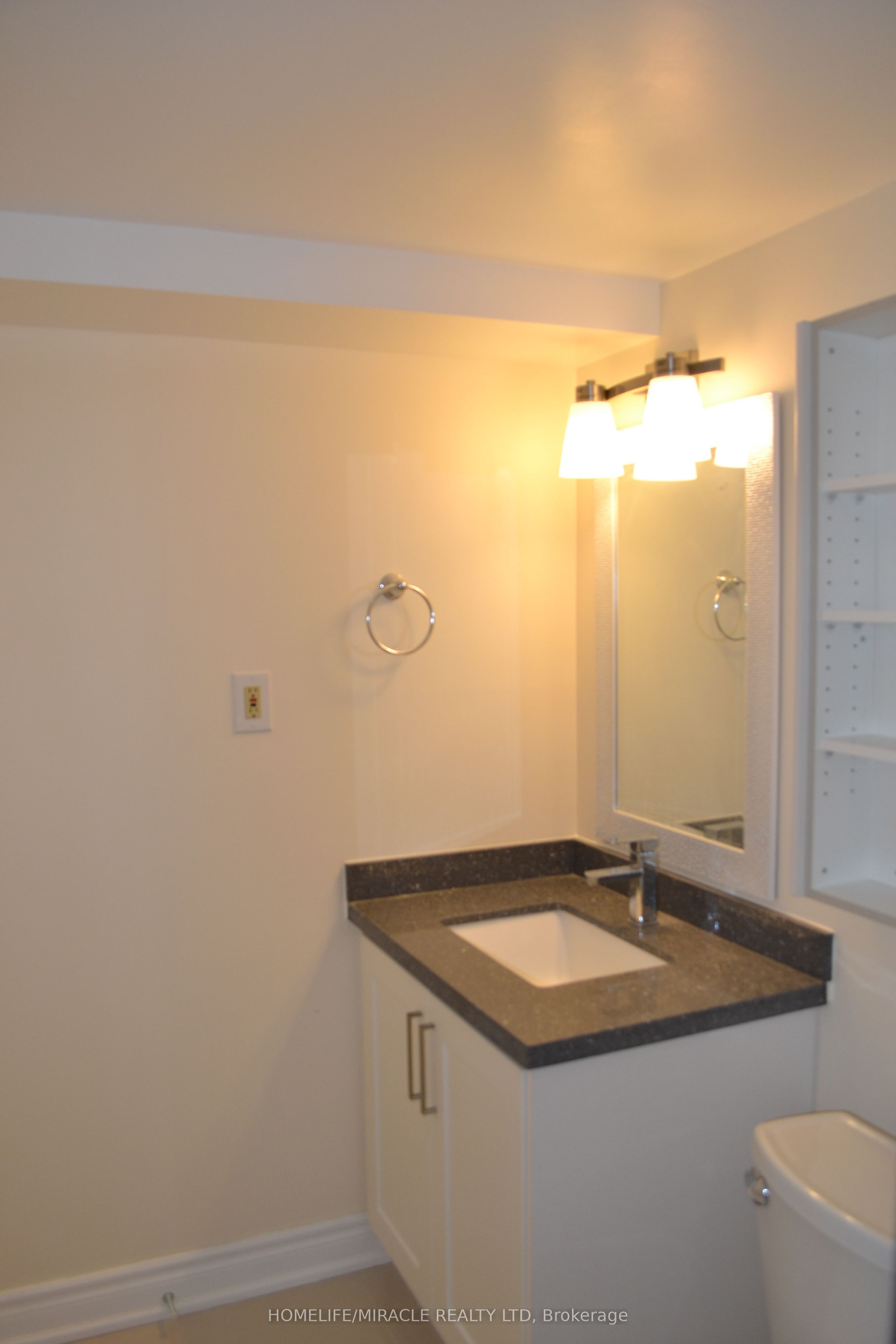 43 Norman Ross Drive Basement, Markham, ON L3S 2Z2 photo 3