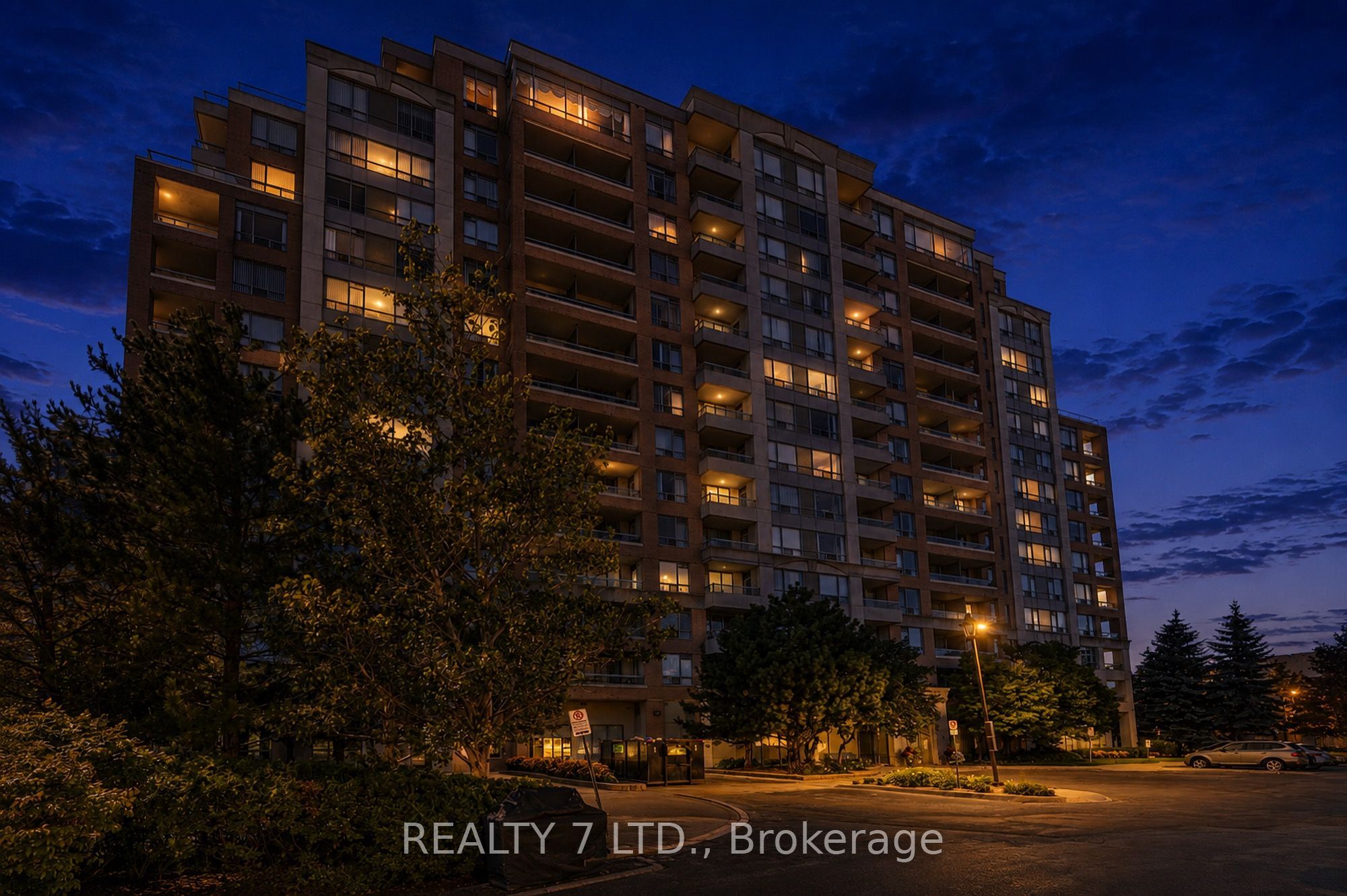 9 Northern Heights Drive 216, Richmond Hill, ON L4B 4M5 photo 3