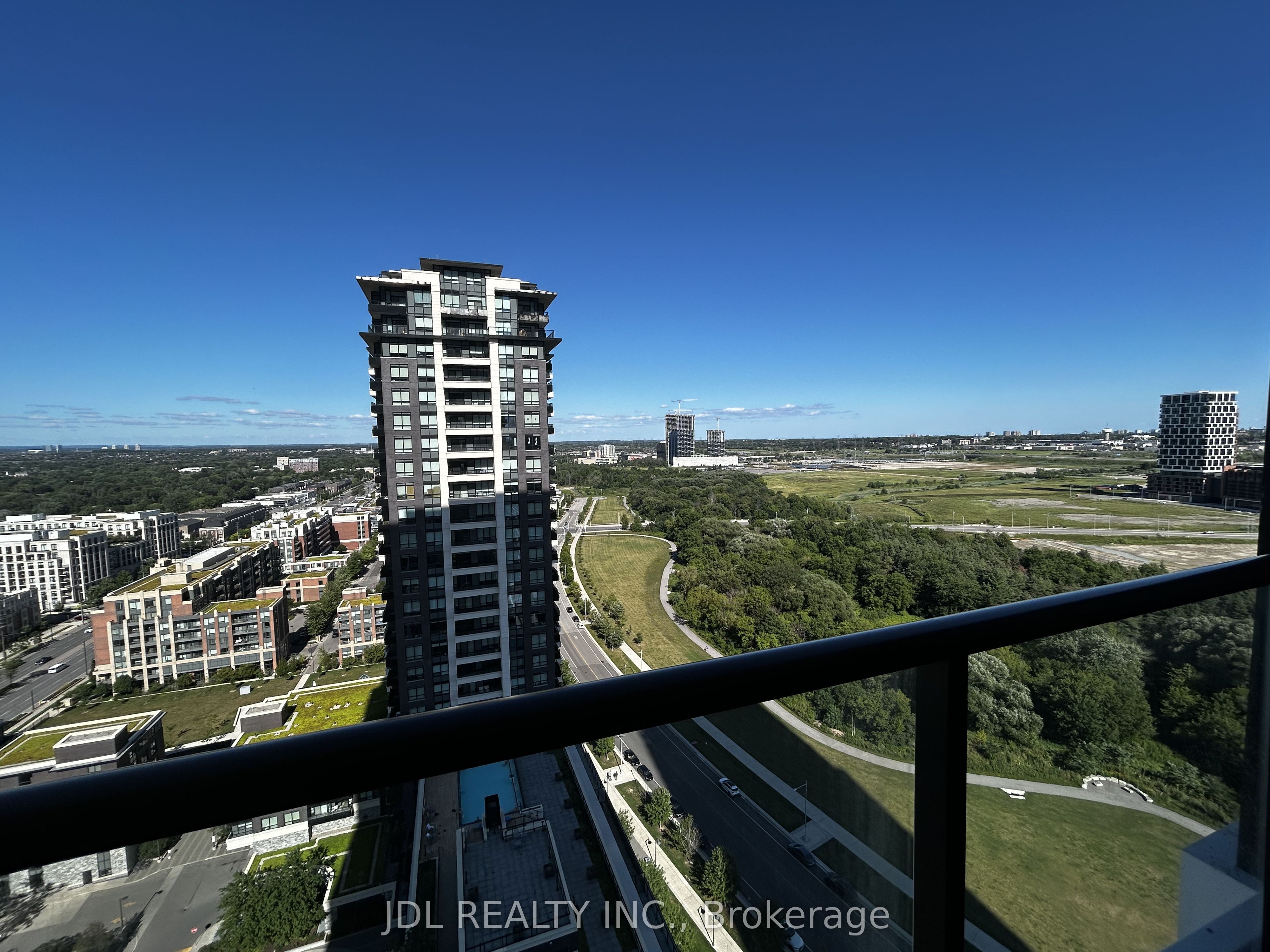 18 Water Walk Drive 2602, Markham, ON L3R 6L5 photo 2
