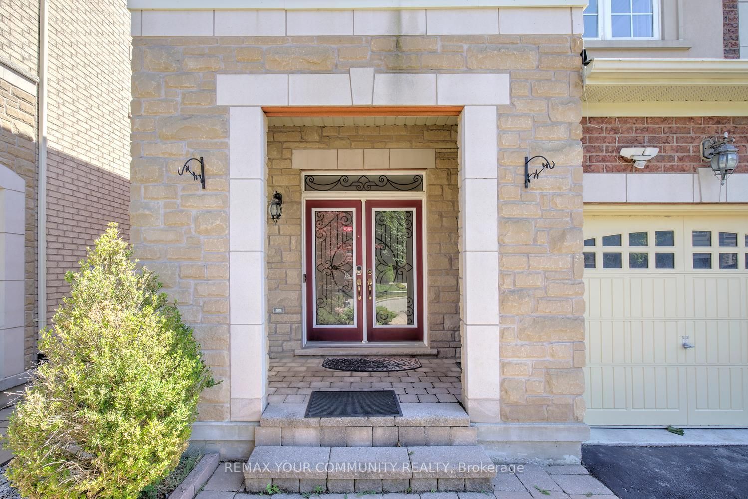 89 Maple Valley Drive, Vaughan, ON L6A 0Y1 photo 2