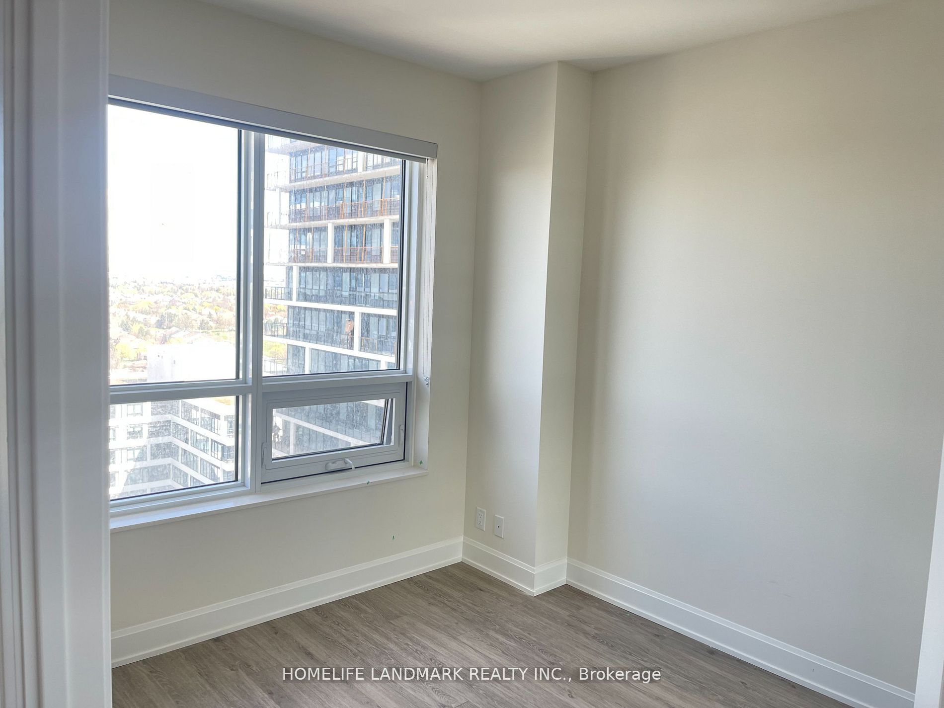 8 Water Walk Drive 1810, Markham, ON L3R 6L5 photo 5