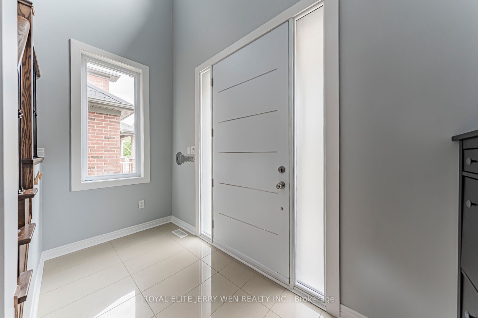 176 District Avenue, Vaughan, ON L6A 0Y3 photo 2
