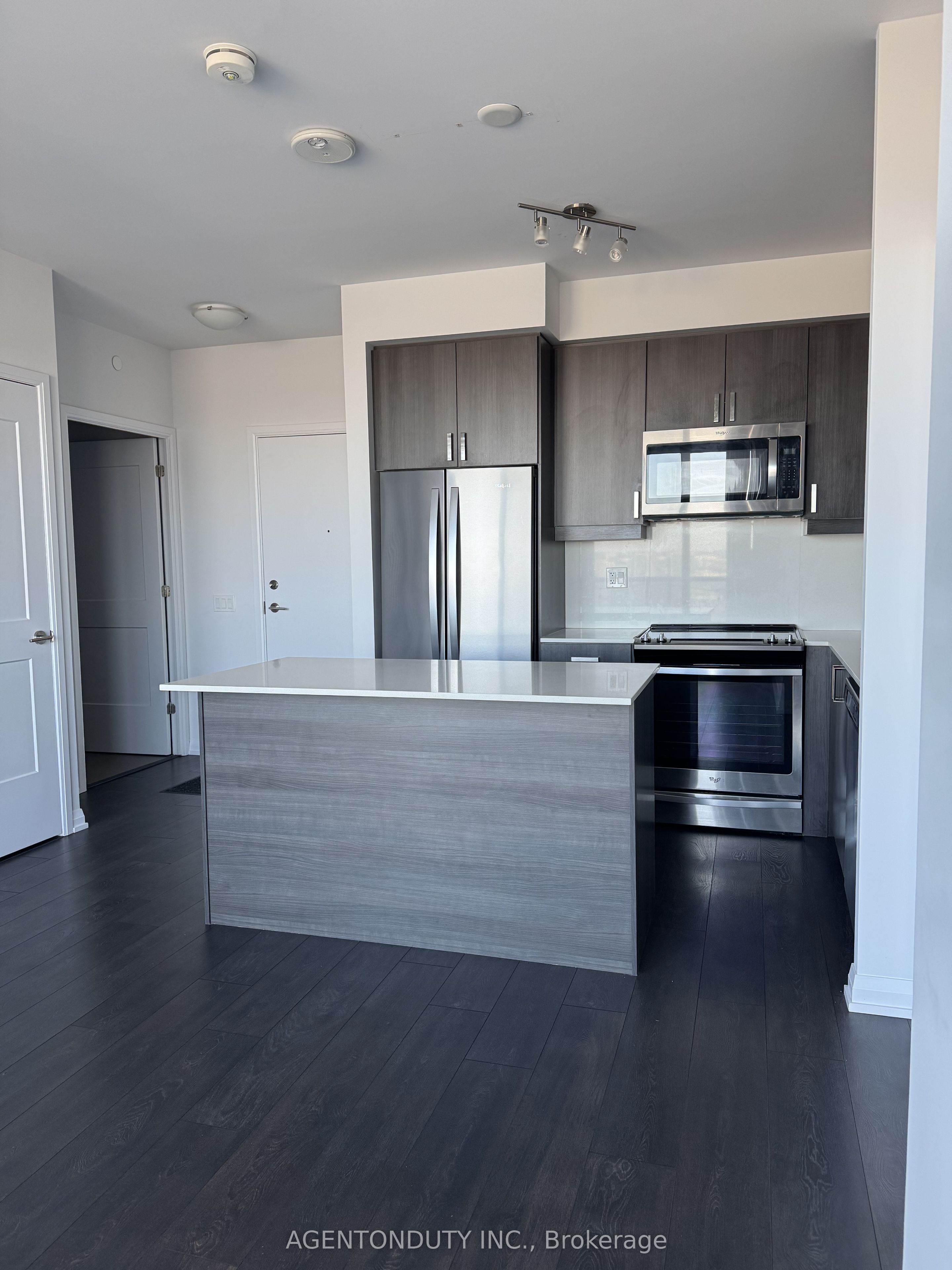 7895 Jane Street PH14, Vaughan, ON L4K 0K2 photo 3
