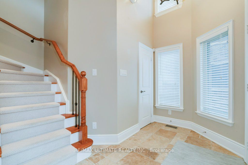 5737 Lakeshore Road, Whitchurch-Stouffville, ON L4A 7X3 photo 2