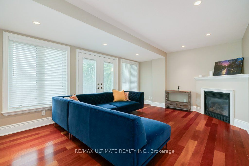 5737 Lakeshore Road, Whitchurch-Stouffville, ON L4A 7X3 photo 3