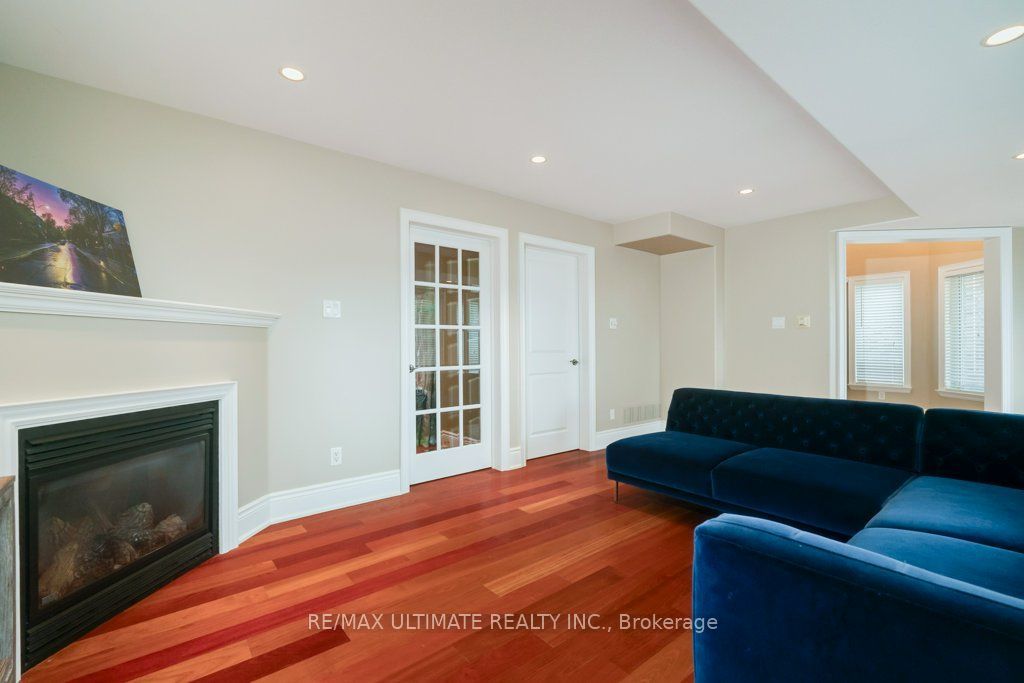 5737 Lakeshore Road, Whitchurch-Stouffville, ON L4A 7X3 photo 4