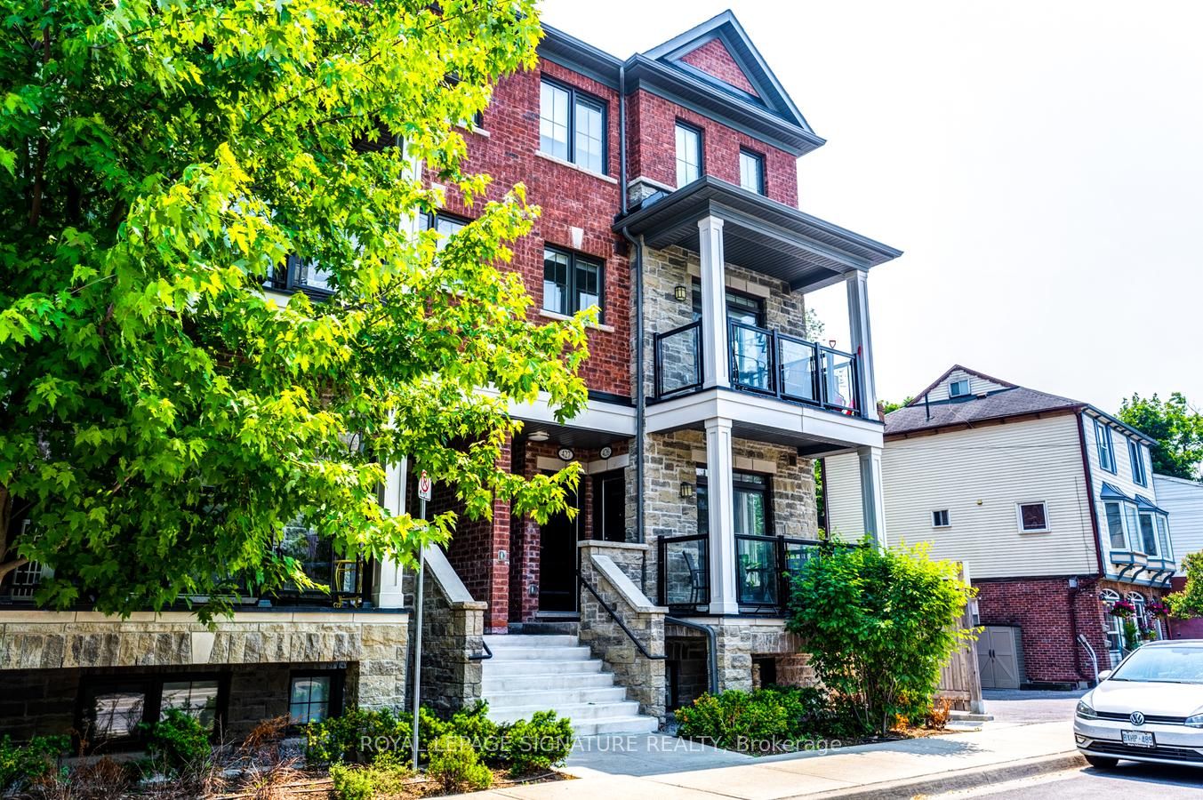201 Pine Grove Rd Road 426, Vaughan, ON L4L 2H7