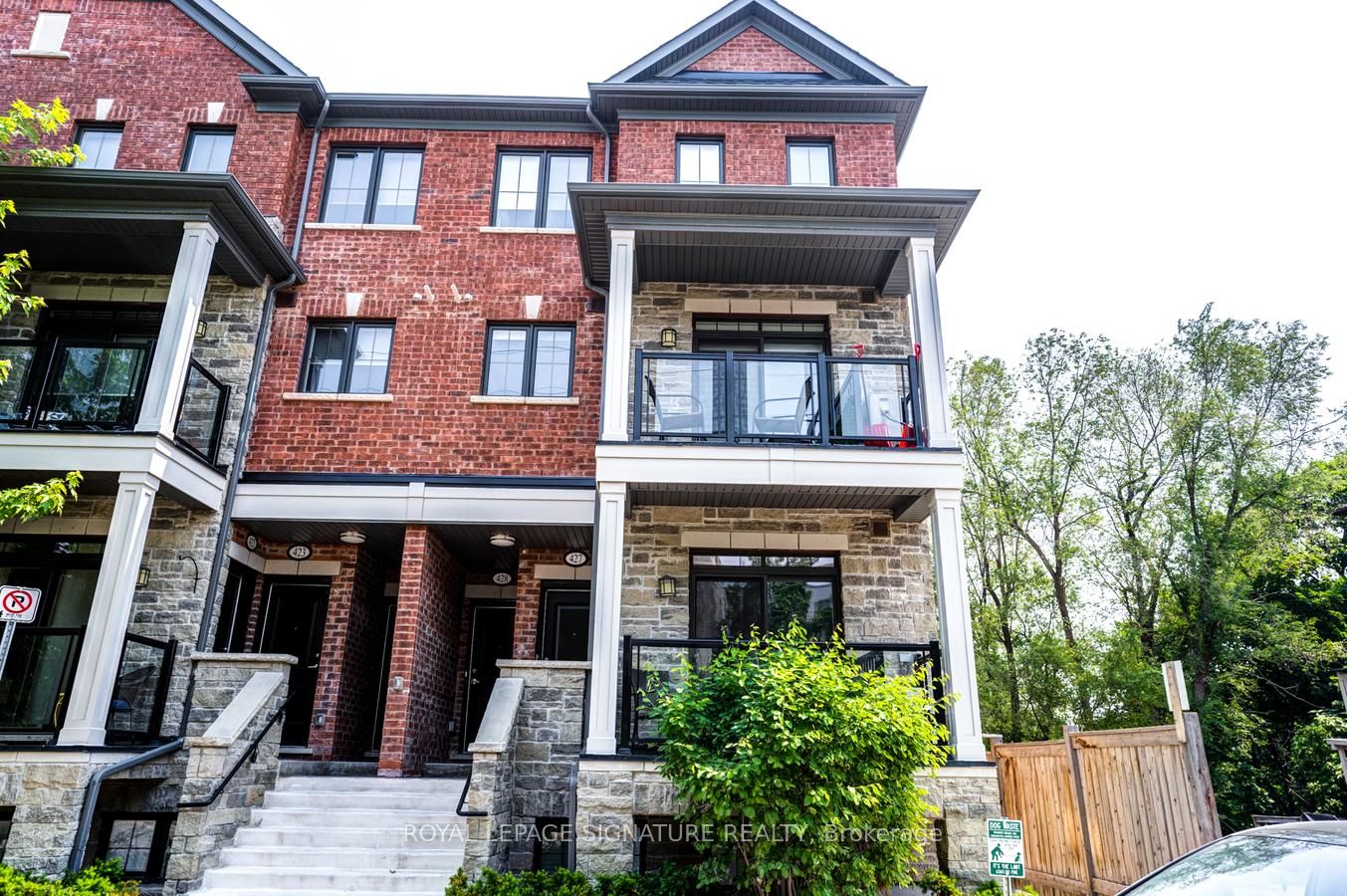 201 Pine Grove Rd Road 426, Vaughan, ON L4L 2H7 photo 2