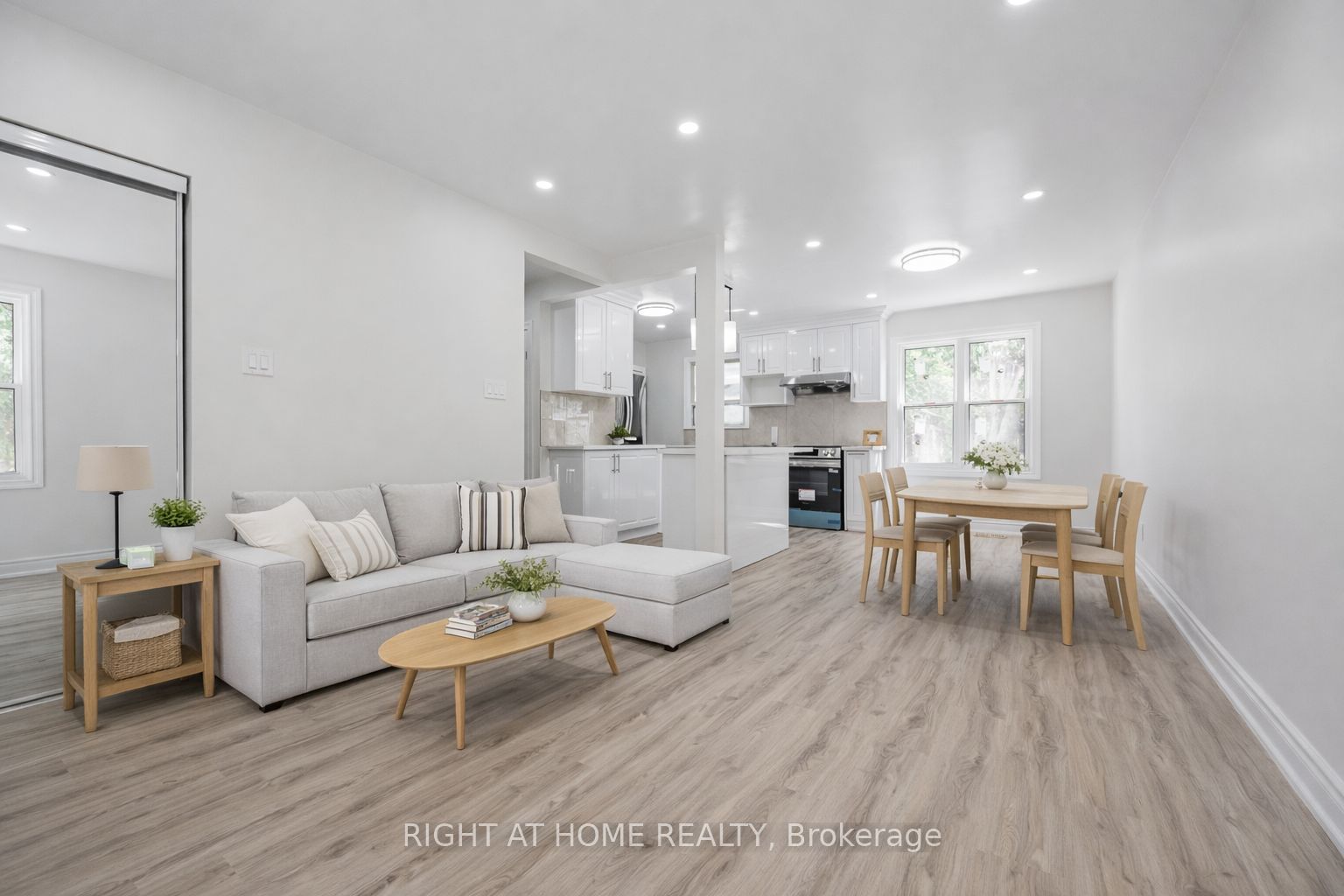225 Essex Avenue, Richmond Hill, ON L4C 2C1 photo 5
