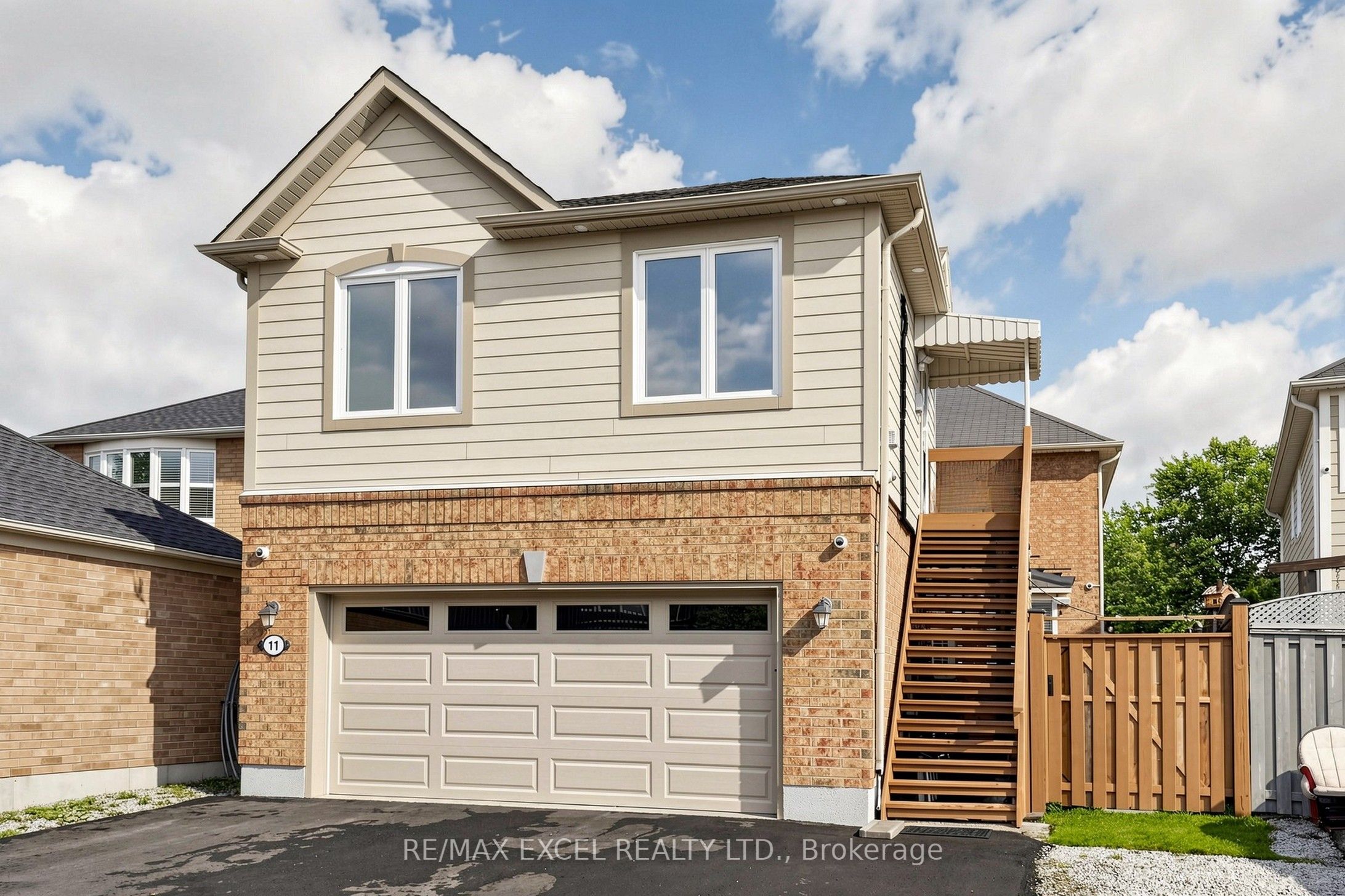11 Peony Street, Markham, ON L6B 1M2