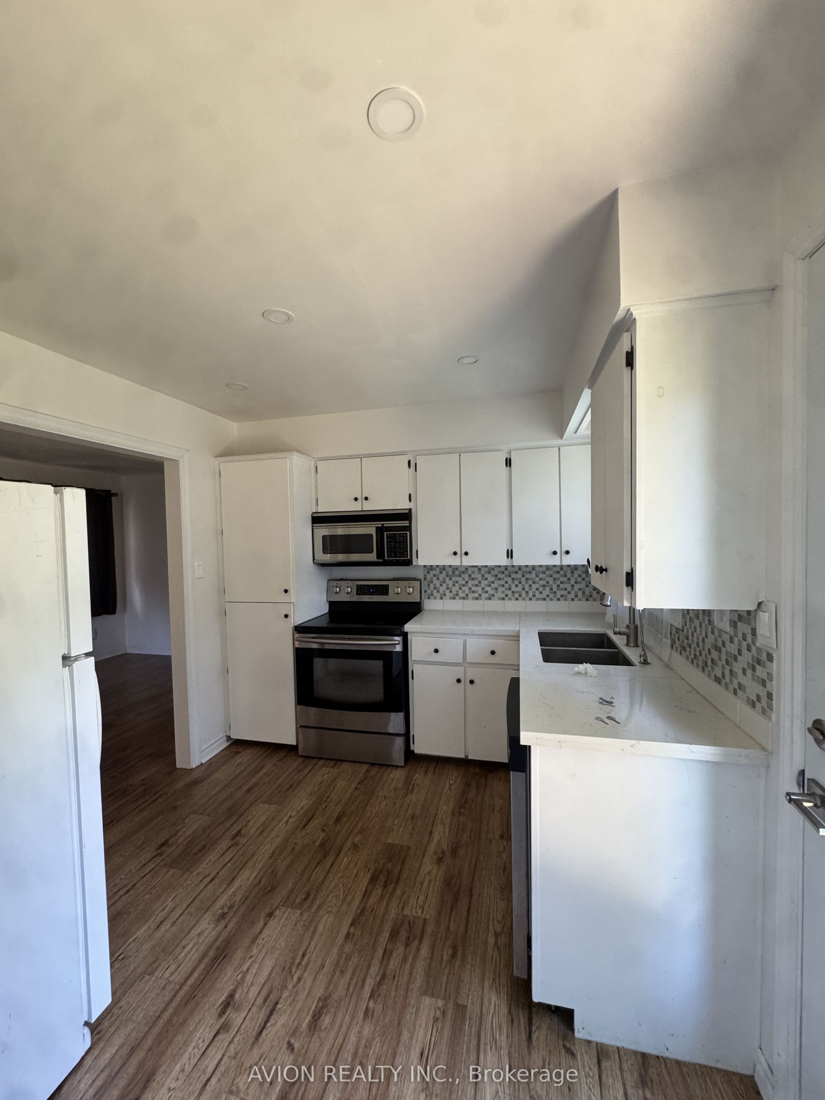 51 Windsor Drive, Whitchurch-Stouffville, ON L4A 7X3 photo 5