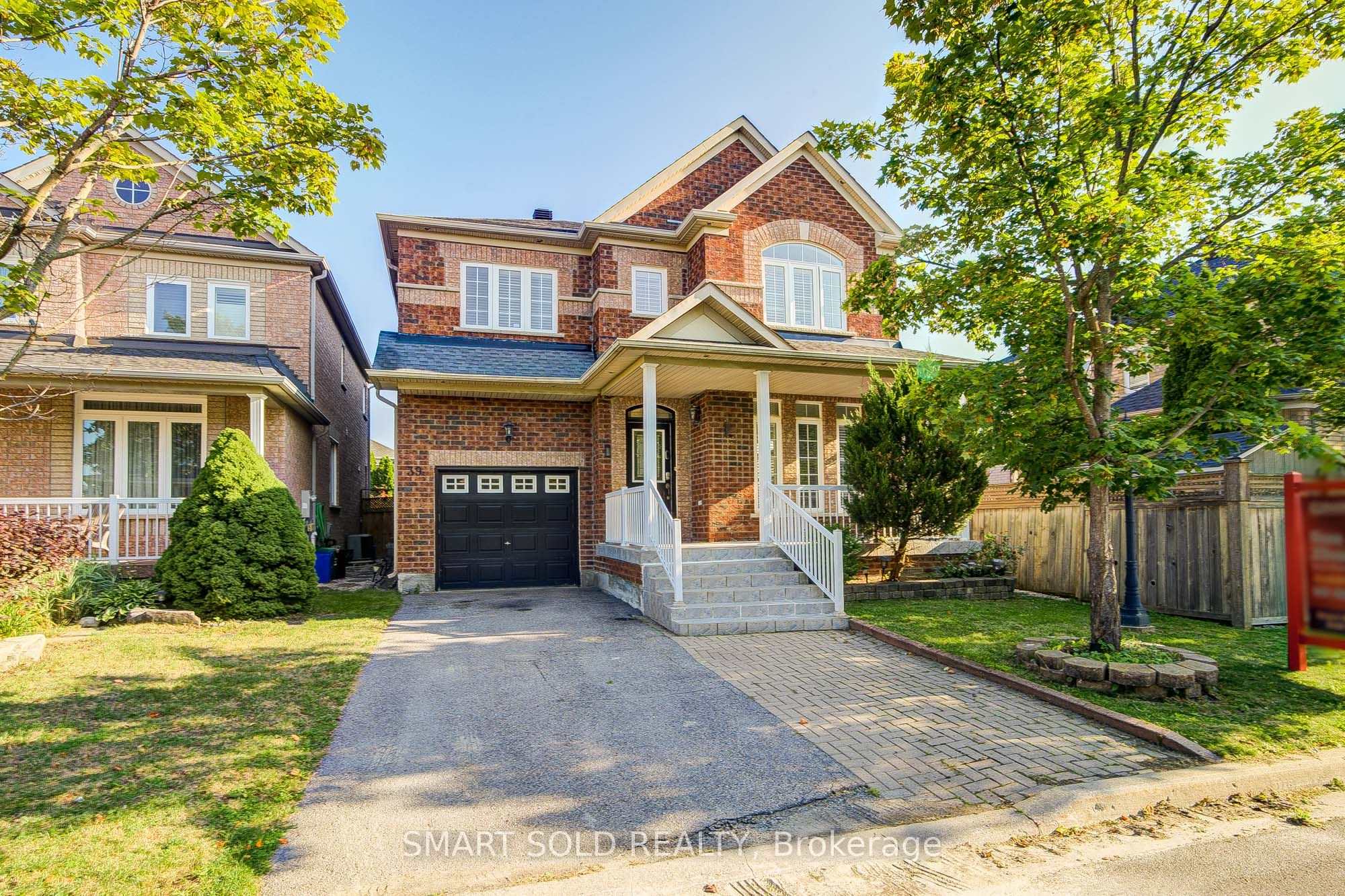 39 Victoria Wood Avenue, Markham, ON L6E 1K2 photo 2