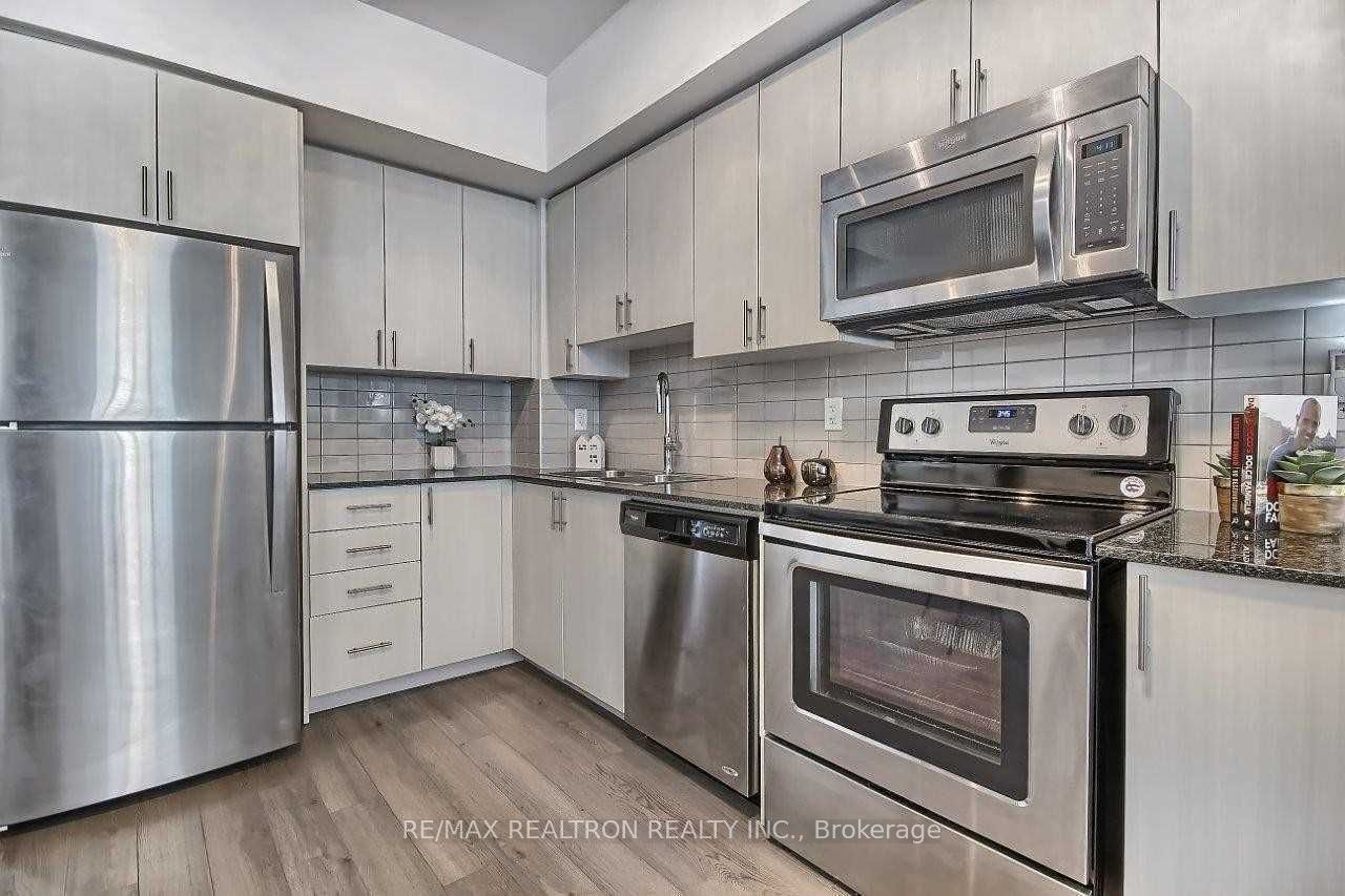 7890 Bathurst Street 912, Vaughan, ON L4J 7Y3 photo 5