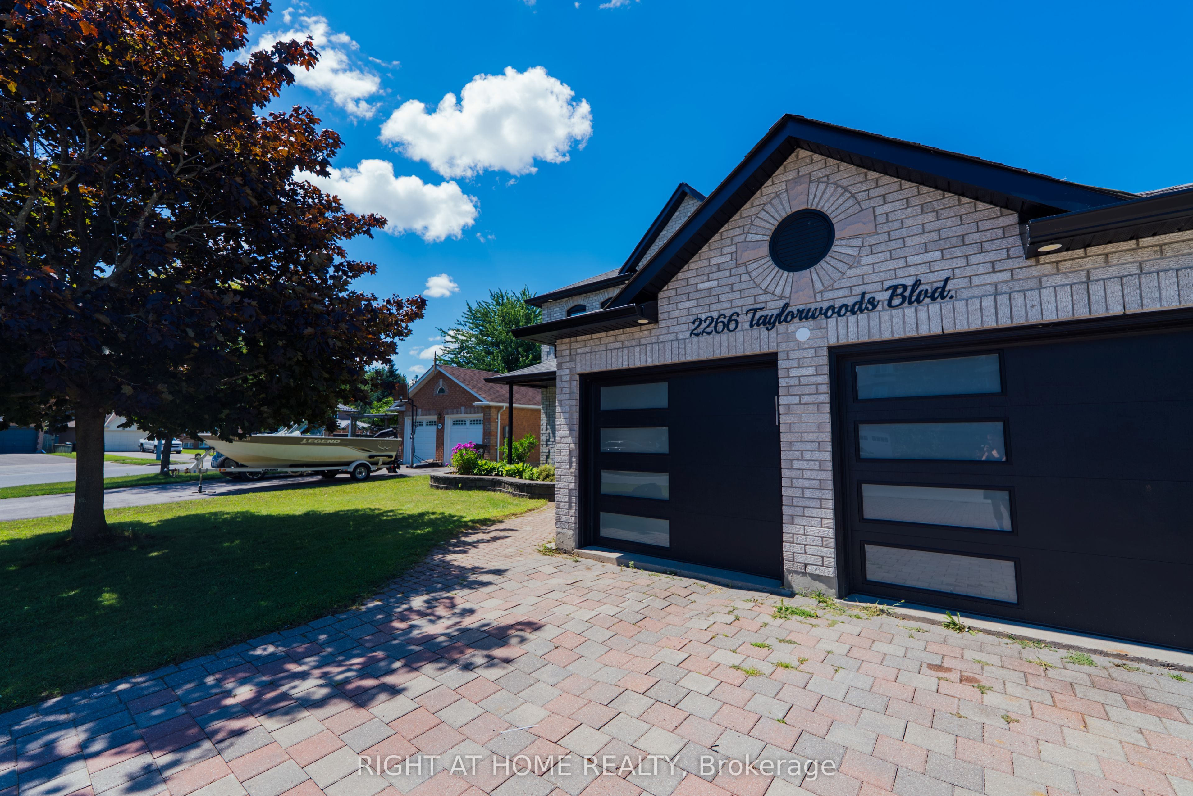 2266 Taylorwoods Boulevard, Innisfil, ON L9S 2E6 photo 2