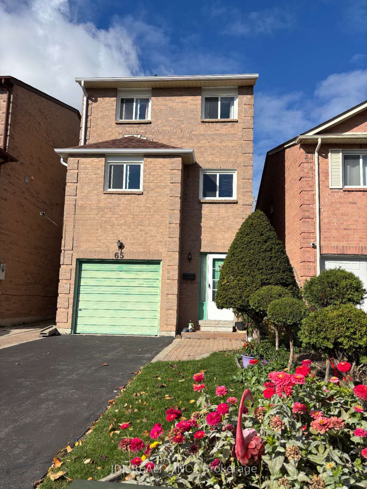 65 Cottonwood Court, Markham, ON L3T 5W9