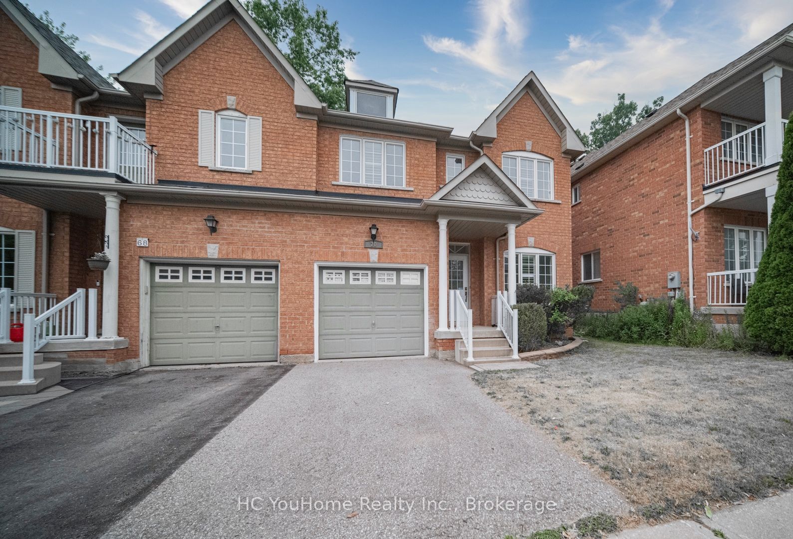 70 Dovetail Drive, Richmond Hill, ON L4E 5A7 photo 2