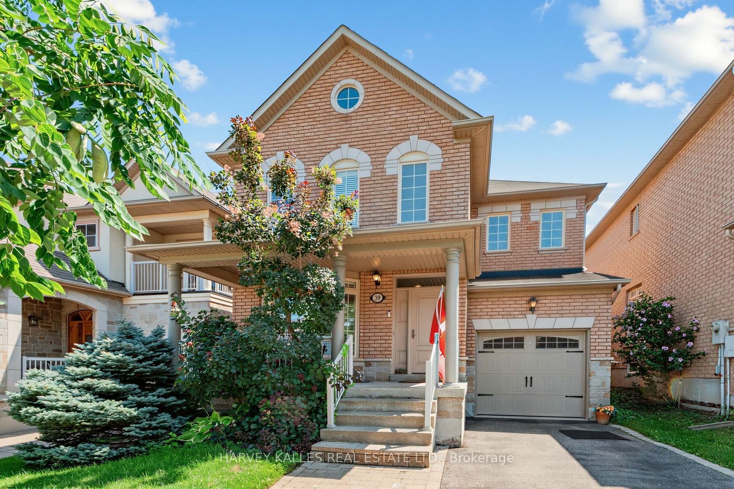 39 Chardonnay Drive, Vaughan, ON L4J 8R8 photo 4