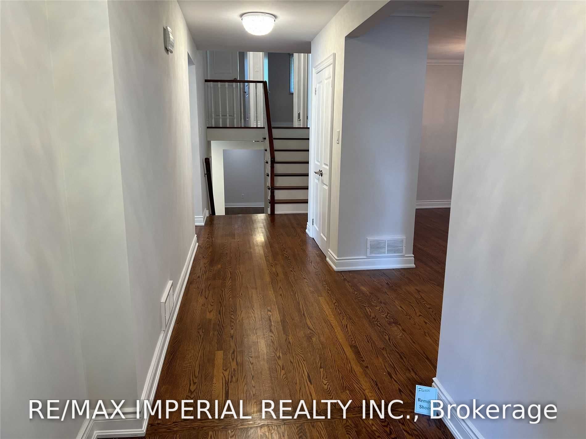 8 Multiflora Place, Markham, ON L3T 2W5 photo 4