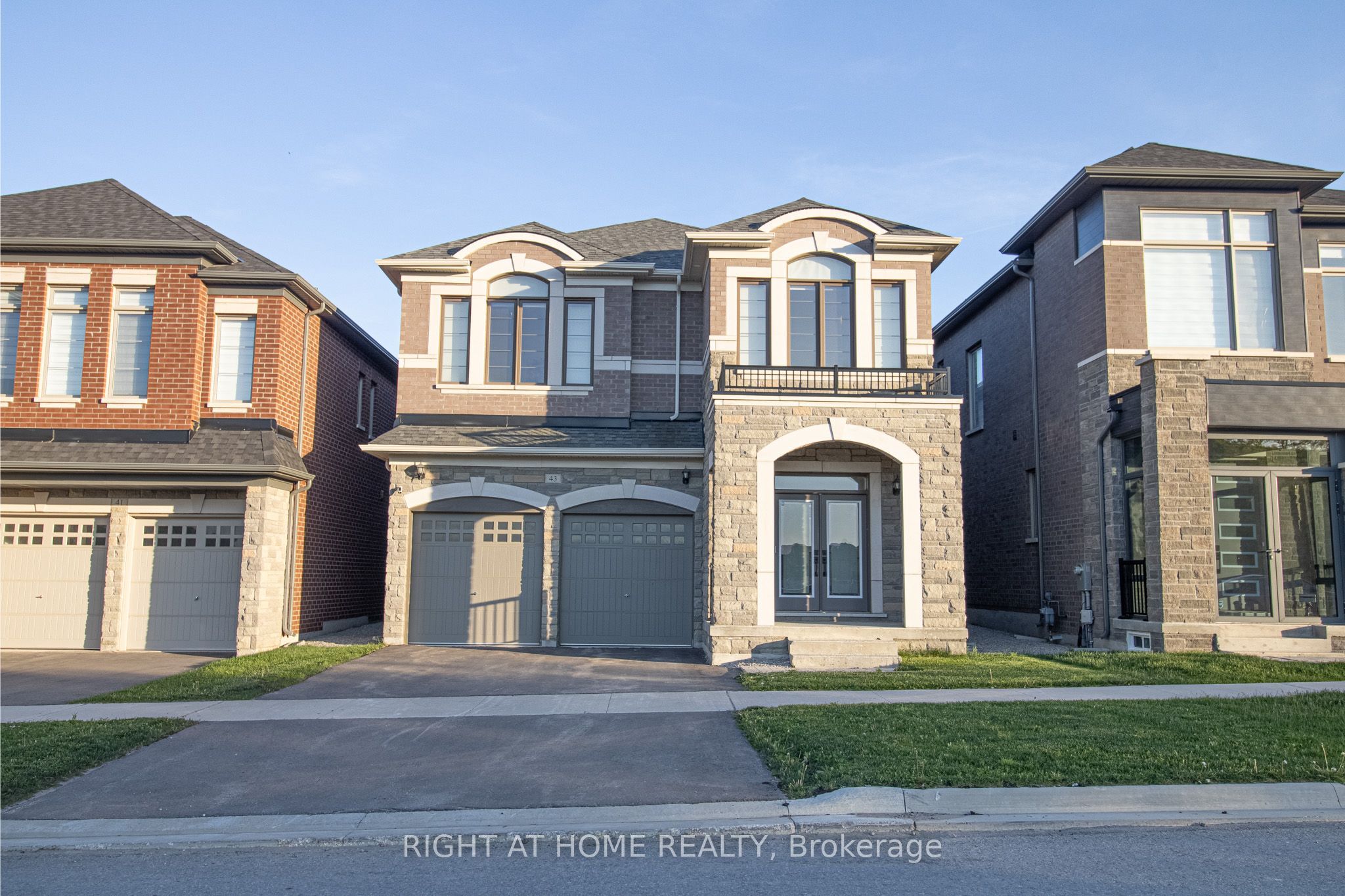 43 Longworth Avenue, Richmond Hill, ON L4E 1J2