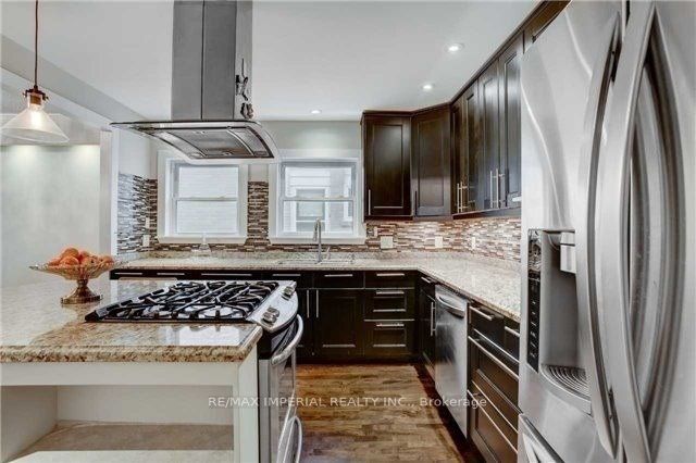 757 Pam Crescent, Newmarket, ON L3Y 5B7 photo 4