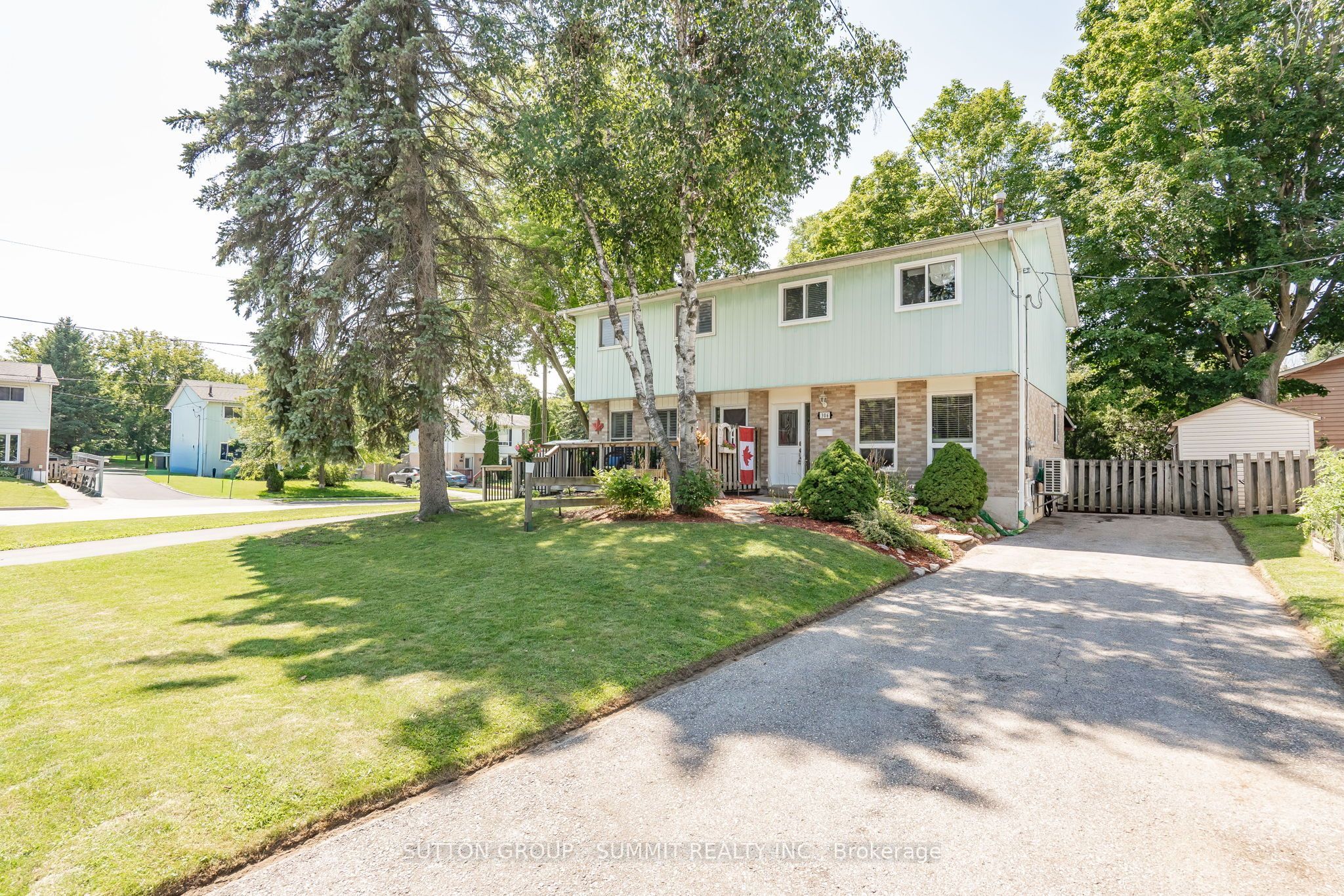 306 OAKWOOD Court, Newmarket, ON L3Y 3C8