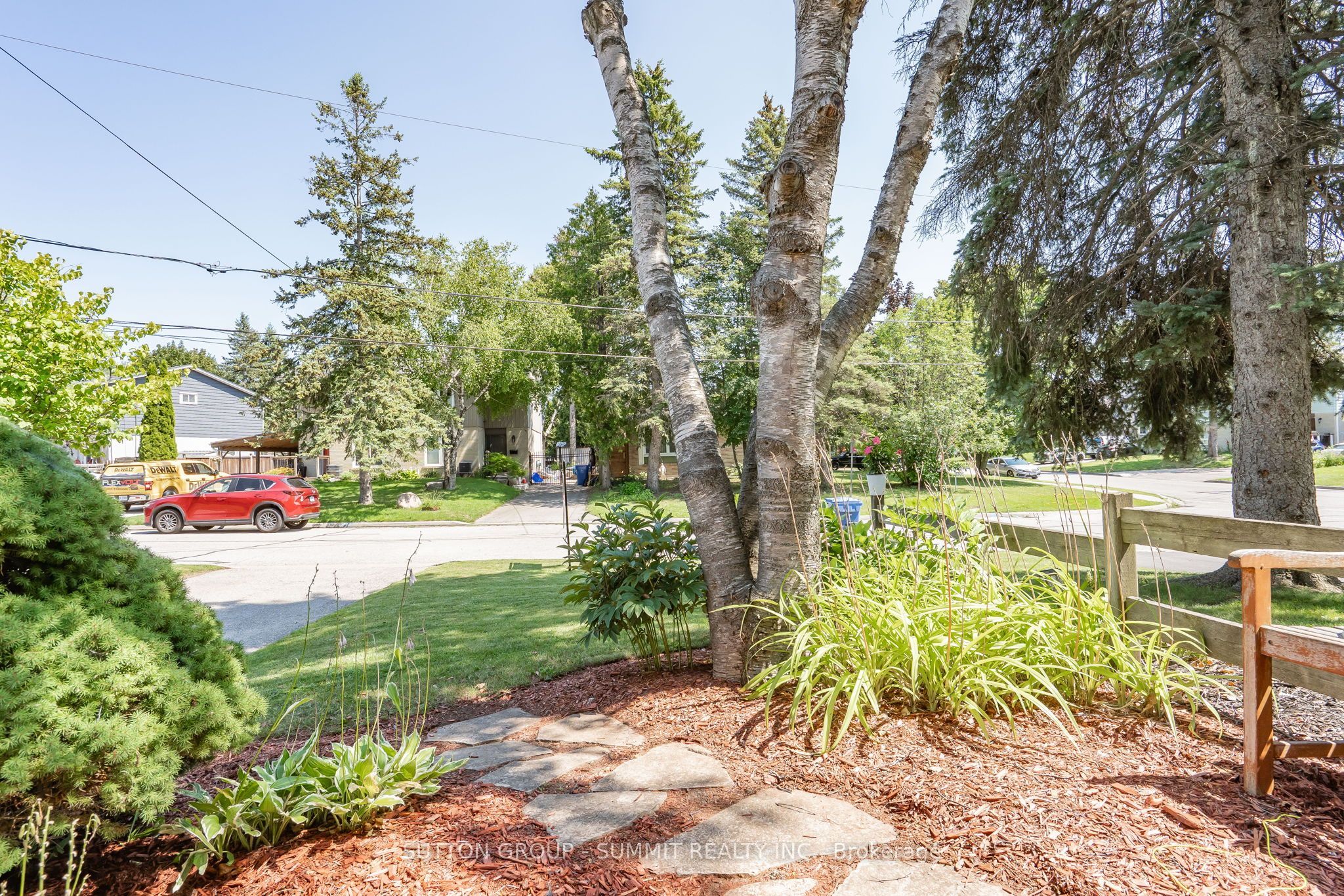 306 OAKWOOD Court, Newmarket, ON L3Y 3C8 photo 4