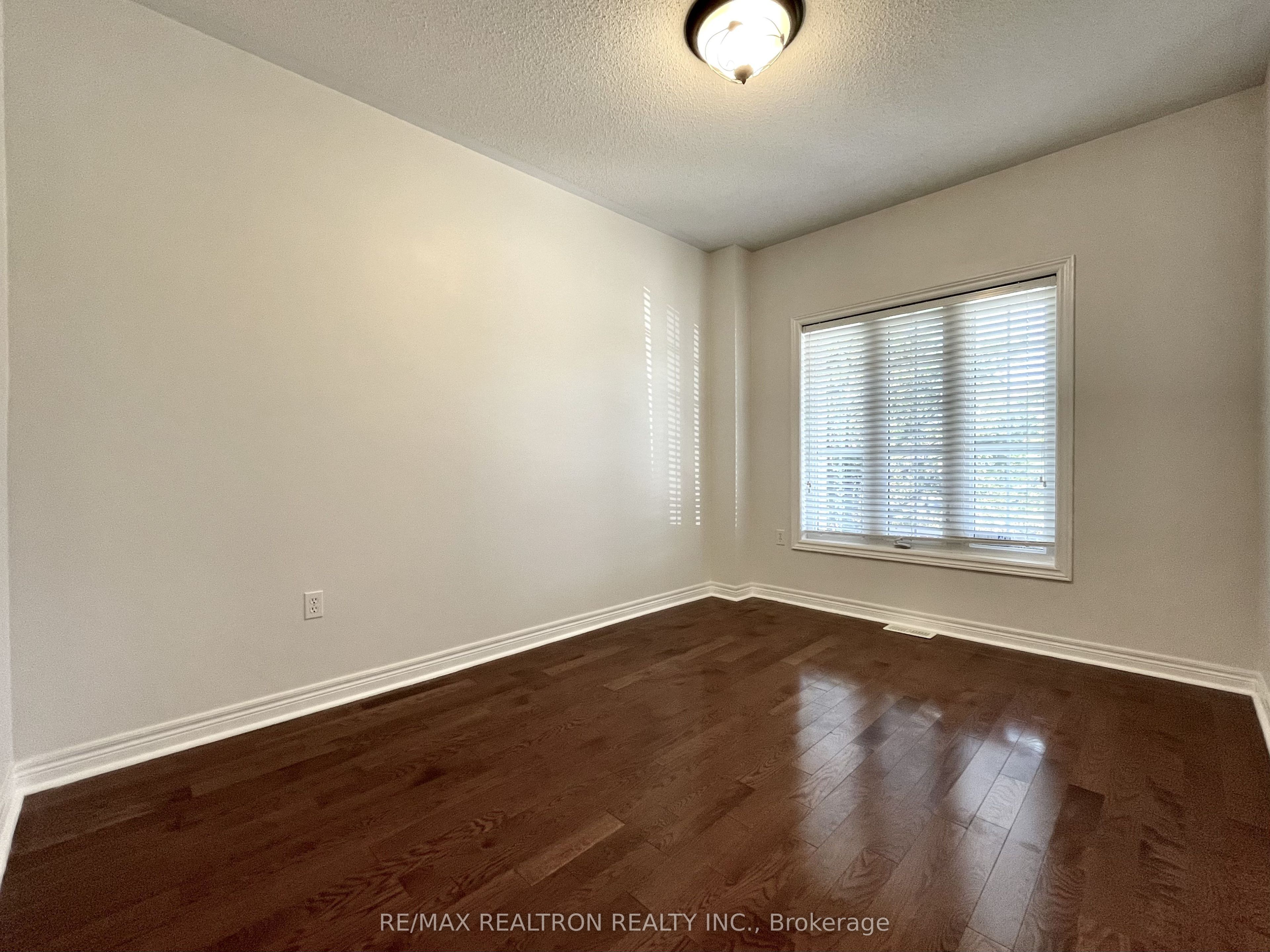 123 Woodbury Crescent, Newmarket, ON L3X 2T3 photo 4