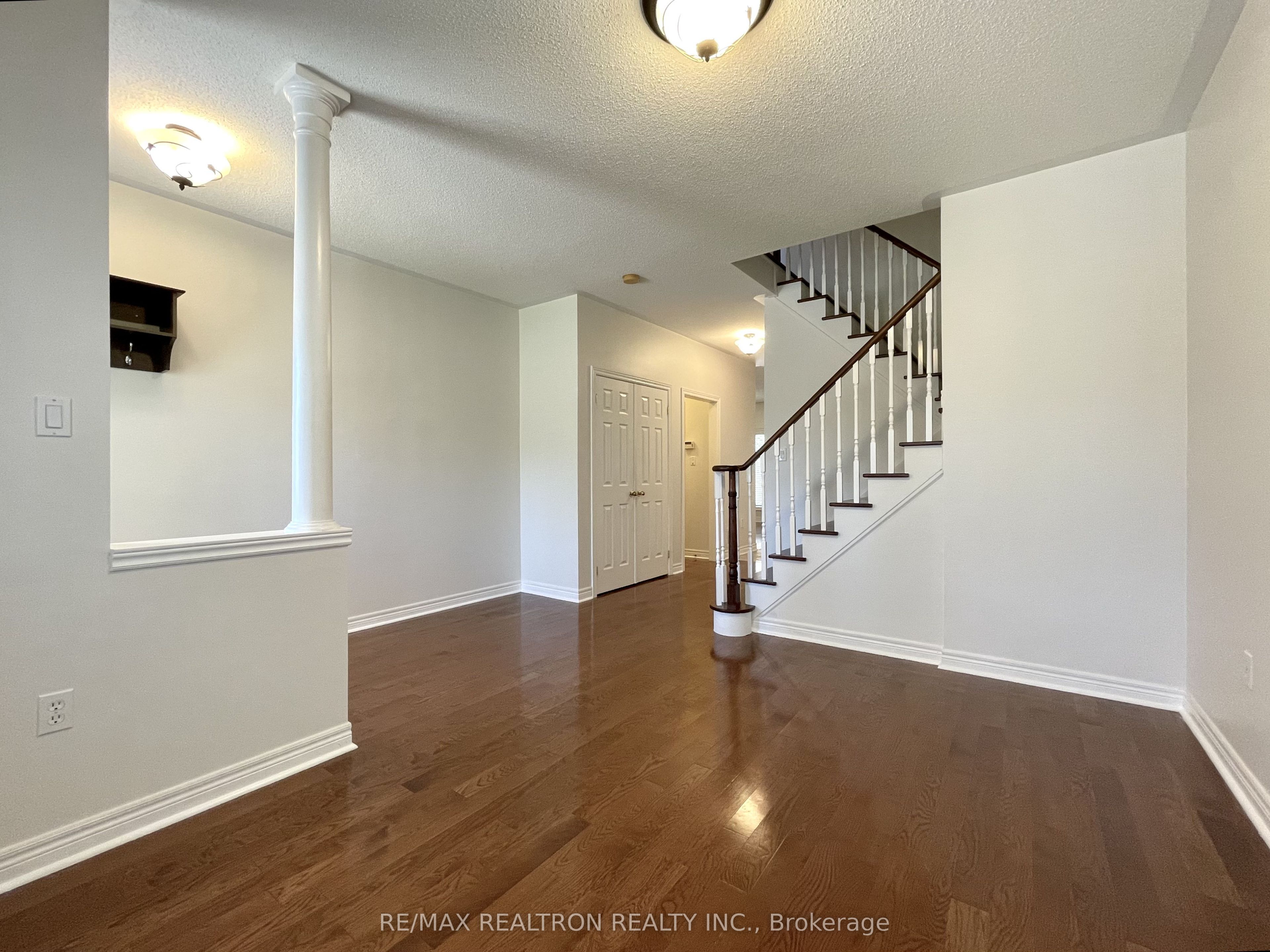 123 Woodbury Crescent, Newmarket, ON L3X 2T3 photo 5