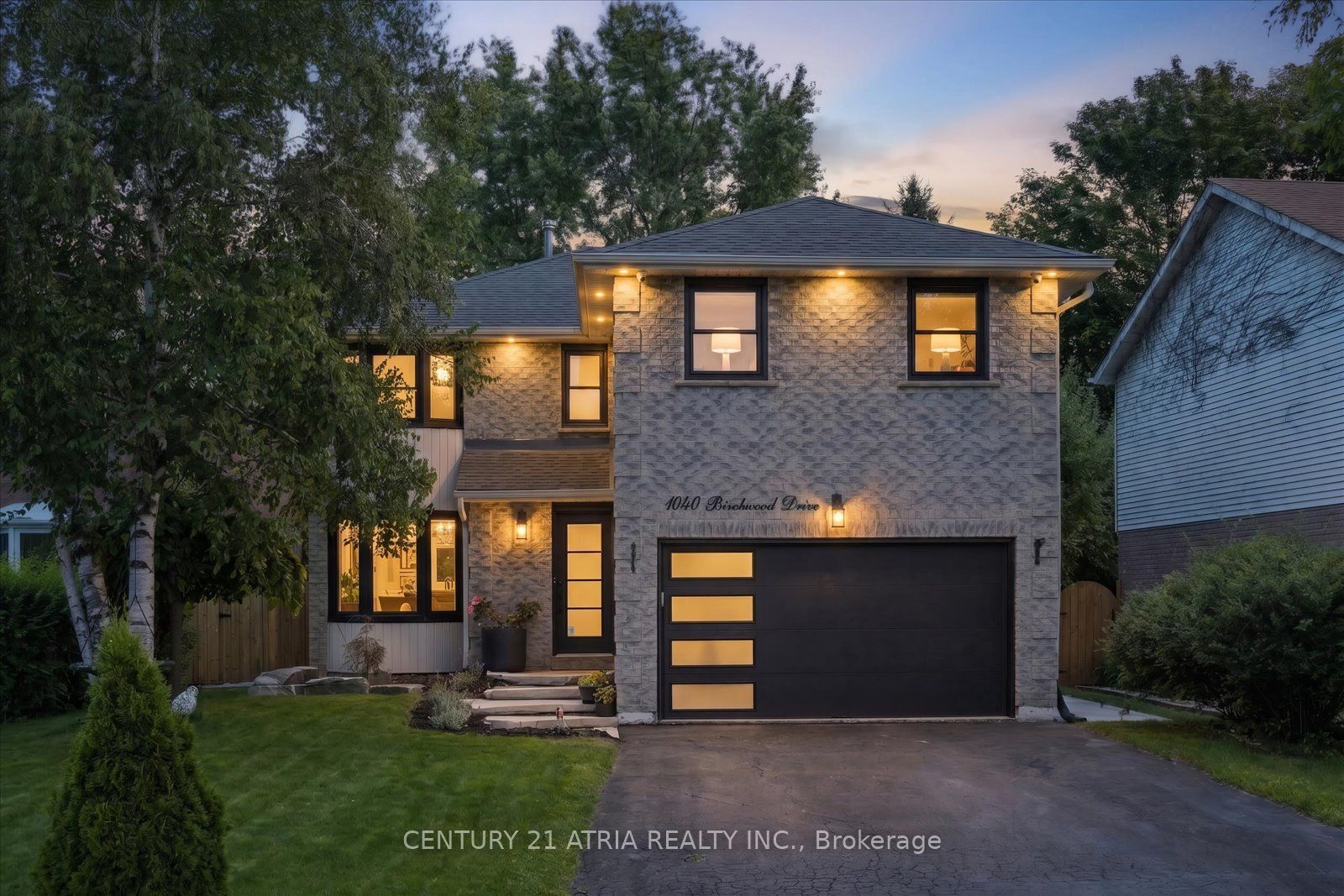 1040 Birchwood Drive, Newmarket, ON L3Y 6J8 photo 2