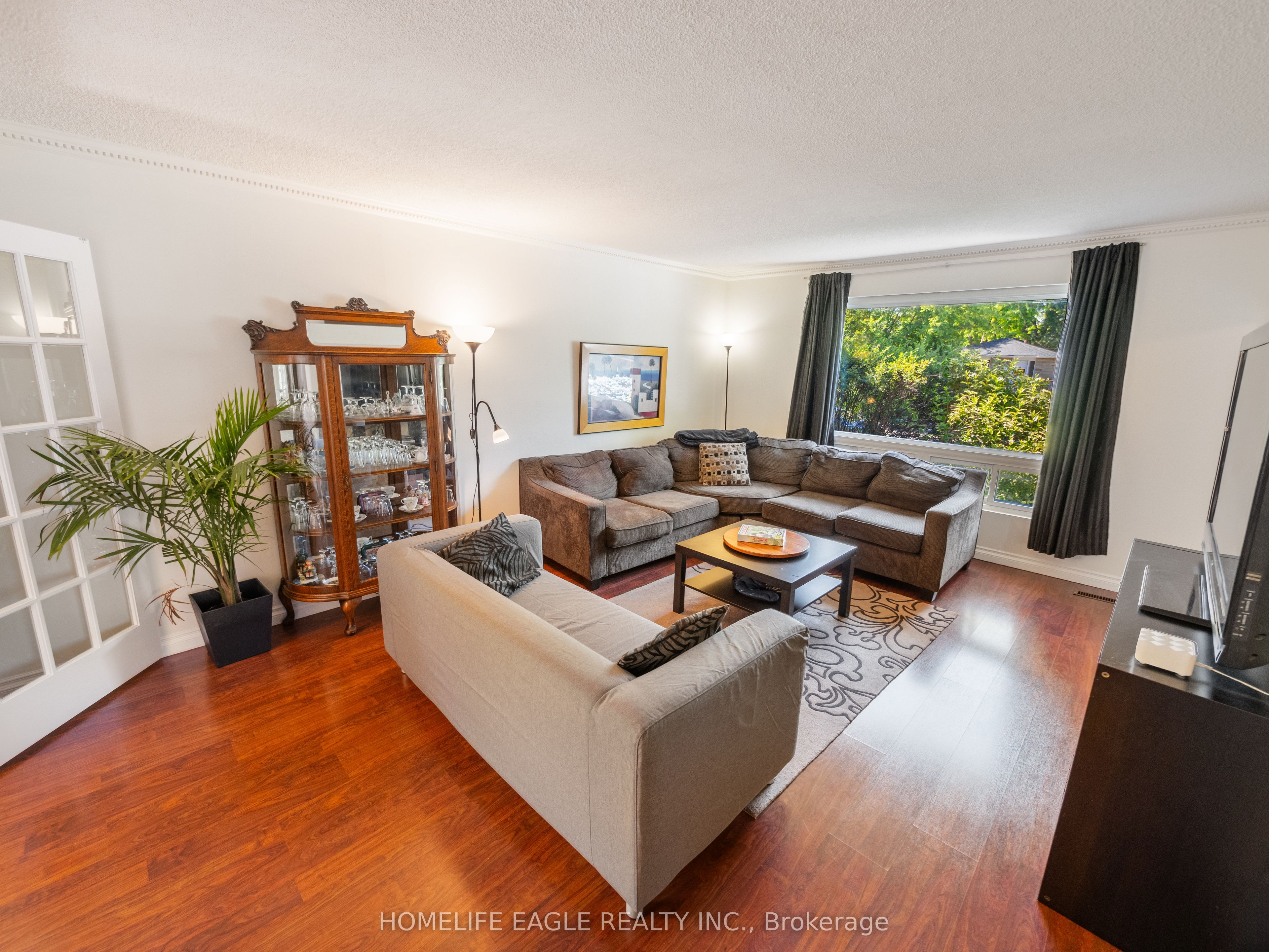 751 Greenfield Crescent, Newmarket, ON L3Y 3B2 photo 4