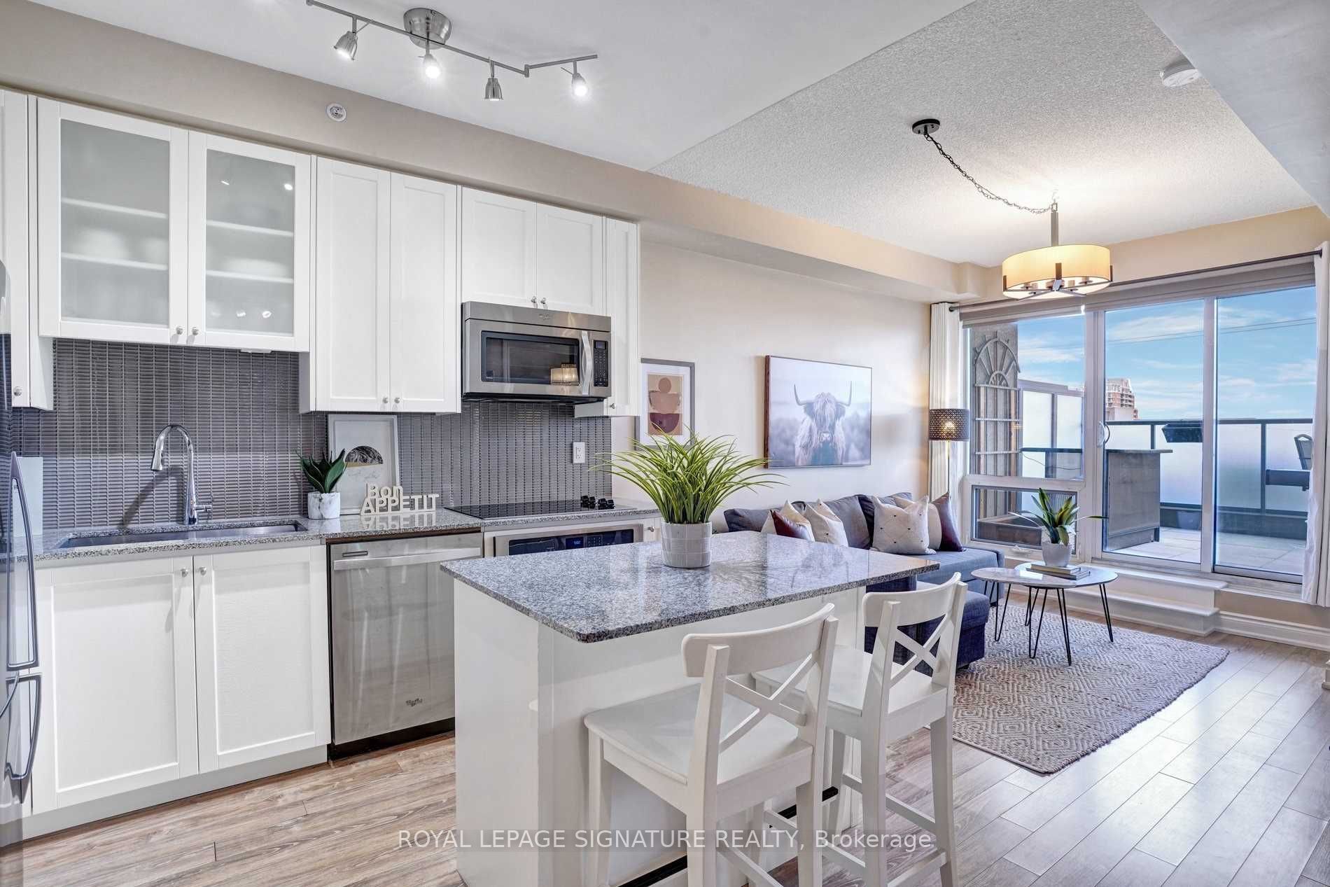 9088 Yonge Street 306A, Richmond Hill, ON L4C 0Y6 photo 2