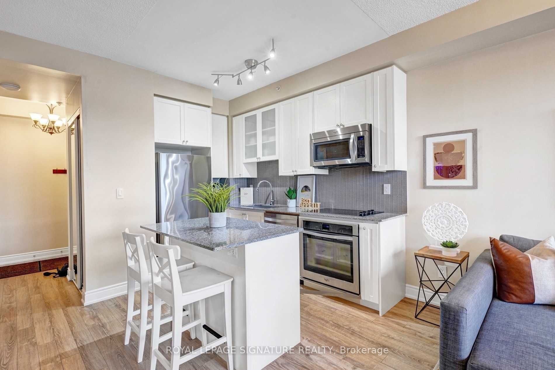 9088 Yonge Street 306A, Richmond Hill, ON L4C 0Y6 photo 3