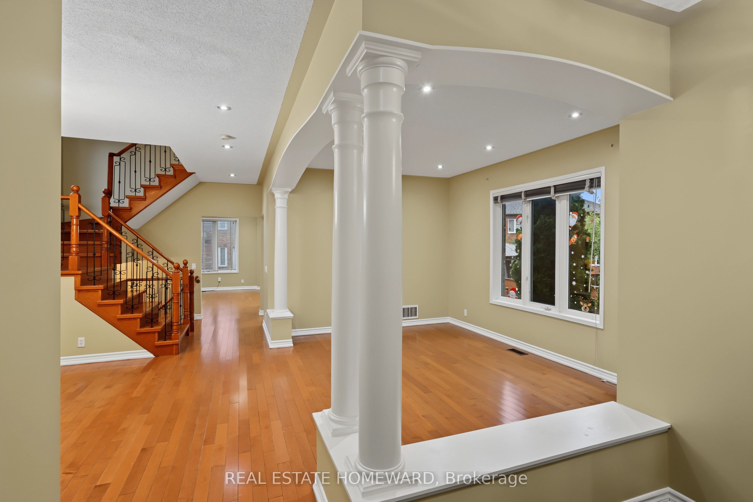 123 Shirley Drive, Richmond Hill, ON L4S 1Y7 photo 4
