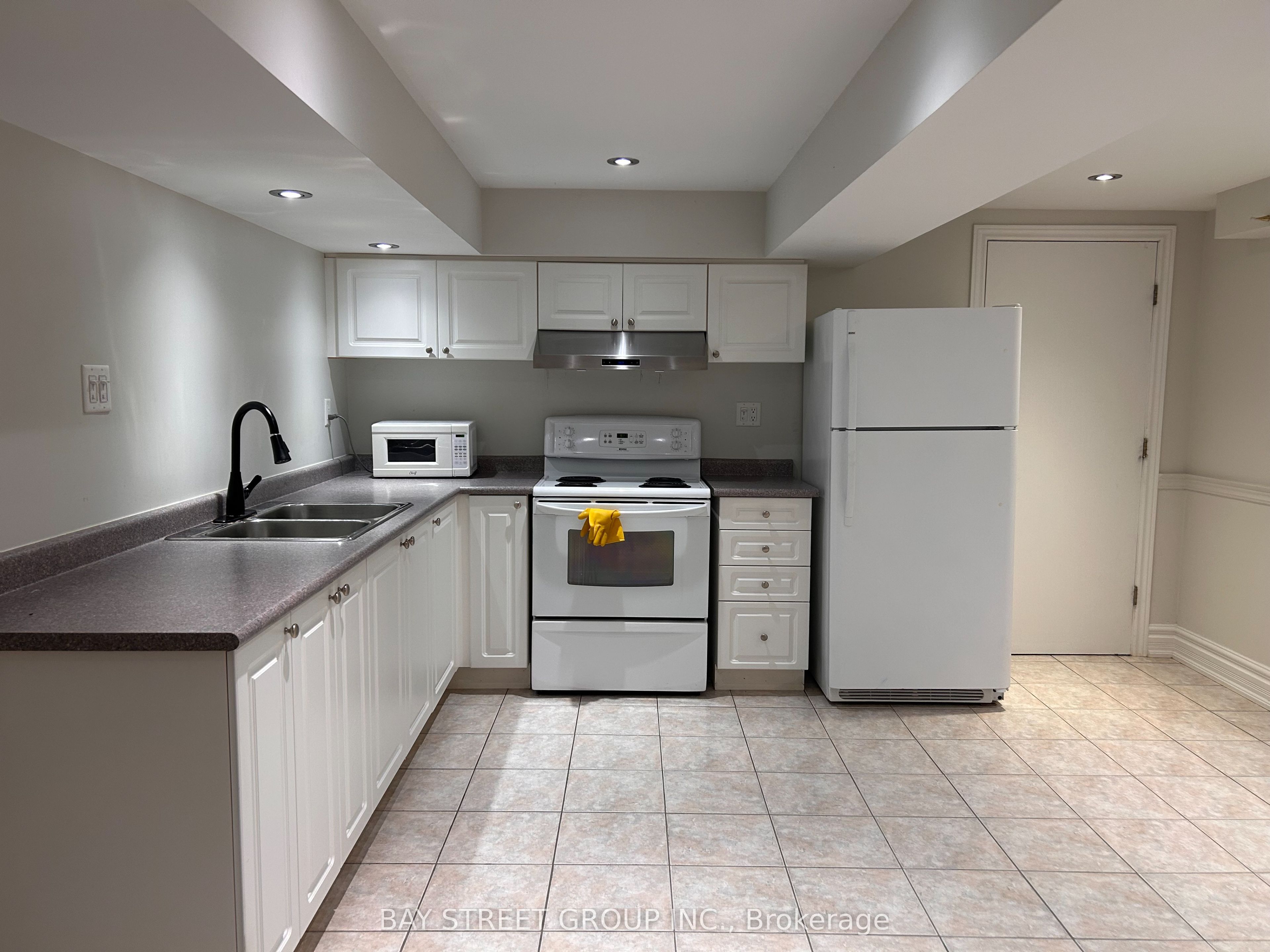 25 Kirkbride Crescent, Vaughan, ON L6A 2J5 photo 2